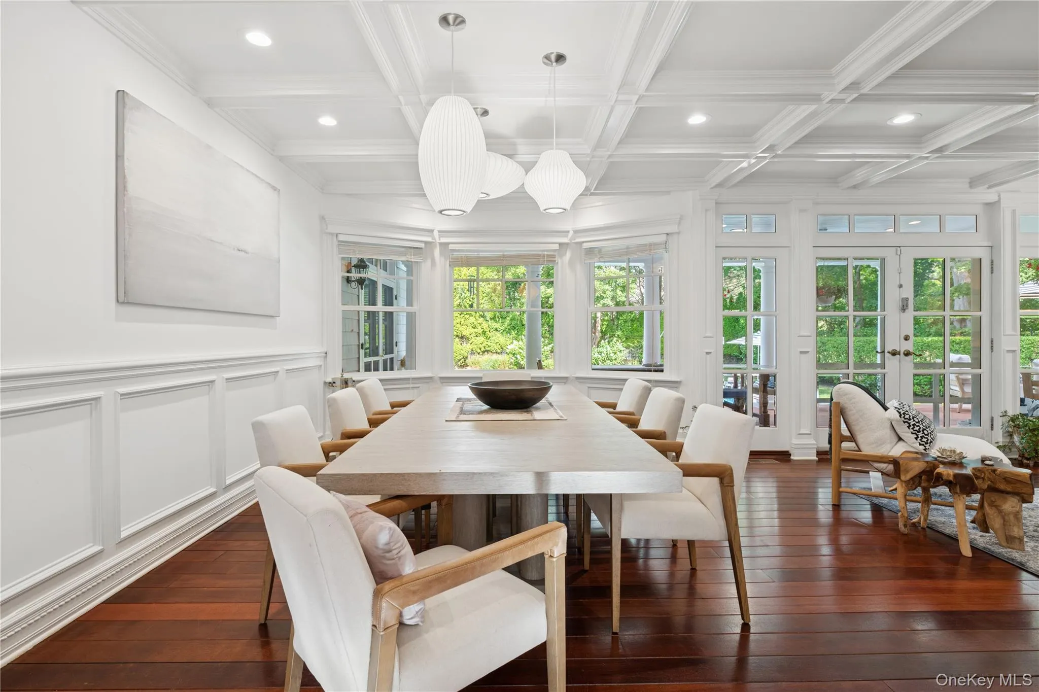 a formal living/dining space a formal living/dining space