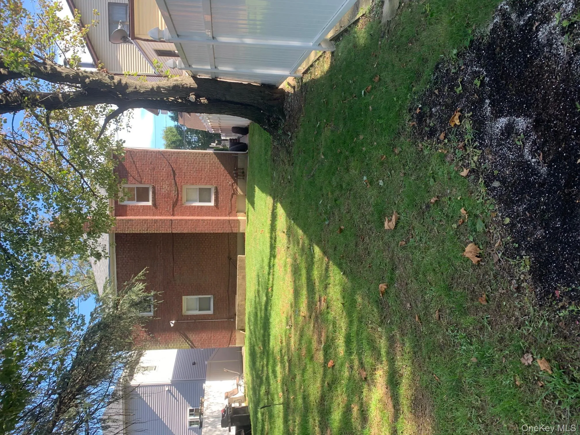 View of yard- Tenant has use of yard. View of yard- Tenant has use of yard.