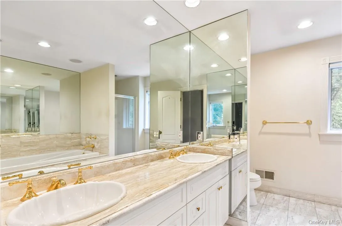 Hall bath Hall bath