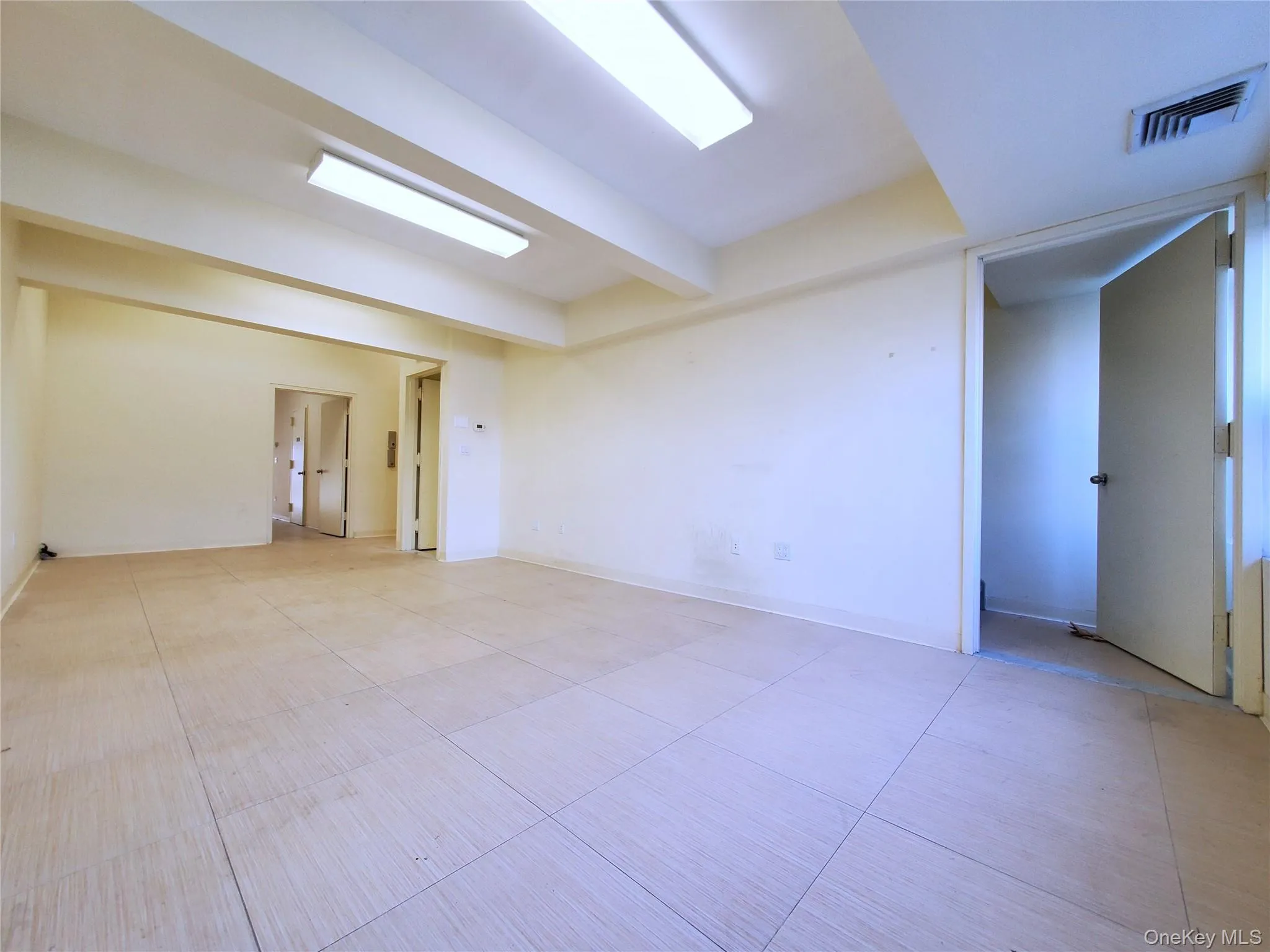 Empty room featuring baseboards Empty room featuring baseboards