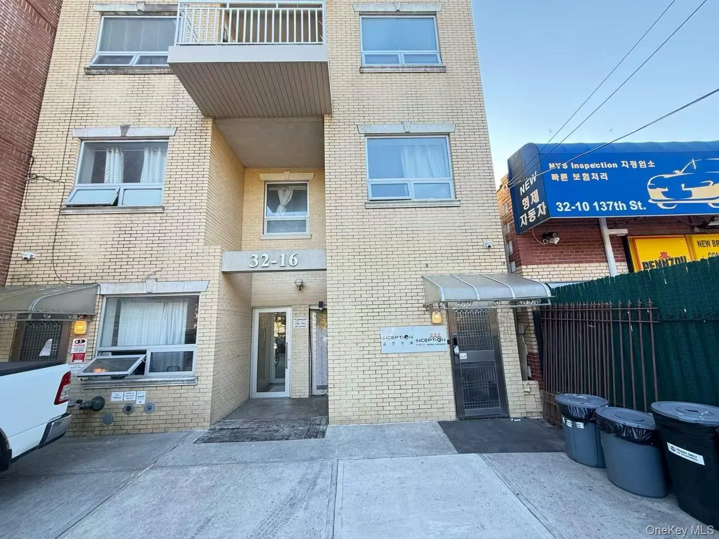 View of apartment building / complex View of apartment building / complex