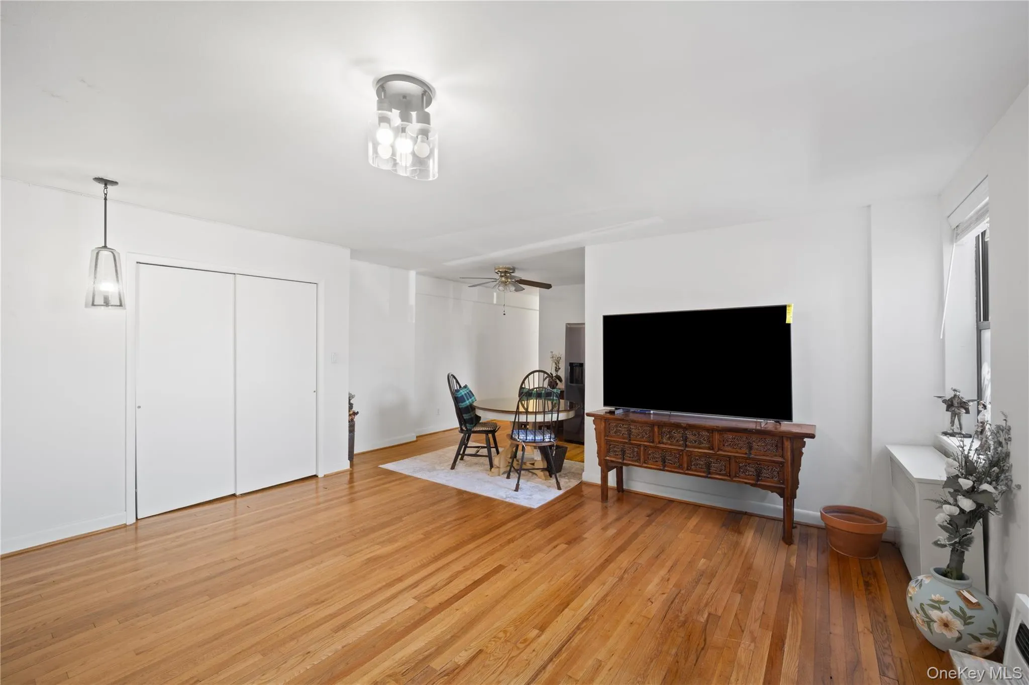 47-22 215th Place, New York, NY, 2 Bedrooms Bedrooms, 5 Rooms Rooms,1 BathroomBathrooms,Residential,For Rent,215th,0,908517 47-22 215th Place, New York, NY, 2 Bedrooms Bedrooms, 5 Rooms Rooms,1 BathroomBathrooms,Residential,For Rent,215th,0,908517