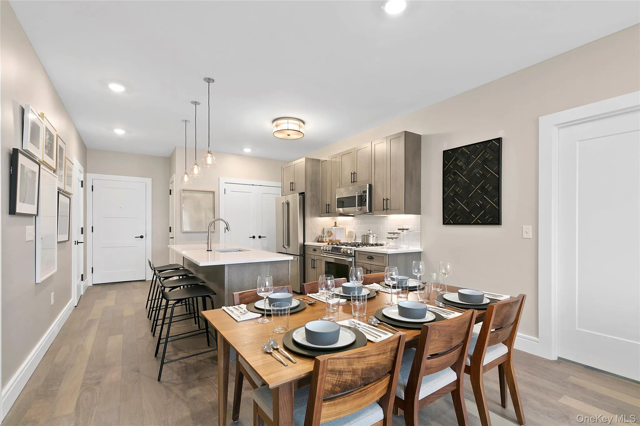 Dining Area Dining Area