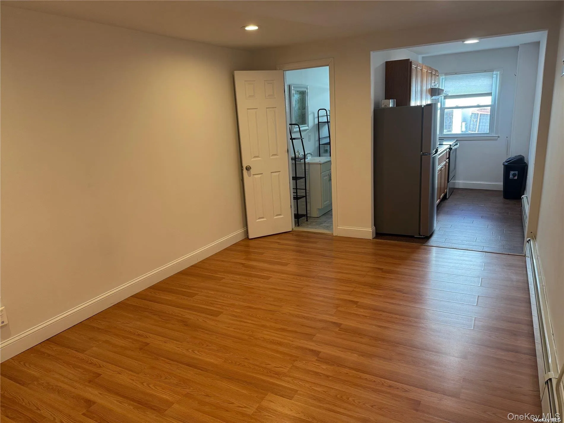 109 E. Main Street, Smithtown, NY, 2 Bedrooms Bedrooms, 4 Rooms Rooms,1 BathroomBathrooms,Residential Lease,Idx,E. Main,0,908579 109 E. Main Street, Smithtown, NY, 2 Bedrooms Bedrooms, 4 Rooms Rooms,1 BathroomBathrooms,Residential Lease,Idx,E. Main,0,908579