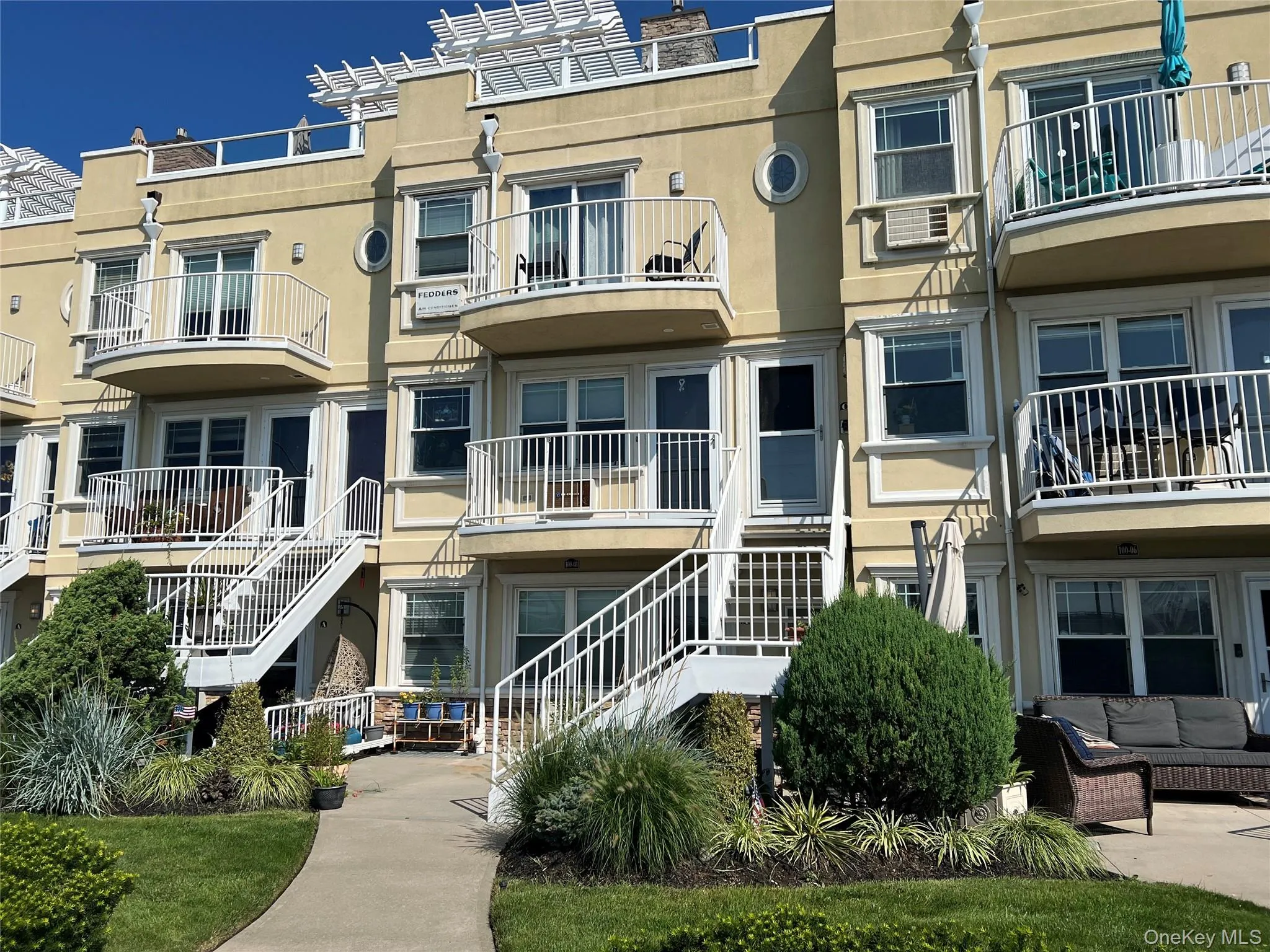 10008 Shore Front Parkway, New York, NY, 2 Bedrooms Bedrooms, 6 Rooms Rooms,2 BathroomsBathrooms,Residential,For Rent,Shore Front,0,909053 10008 Shore Front Parkway, New York, NY, 2 Bedrooms Bedrooms, 6 Rooms Rooms,2 BathroomsBathrooms,Residential,For Rent,Shore Front,0,909053