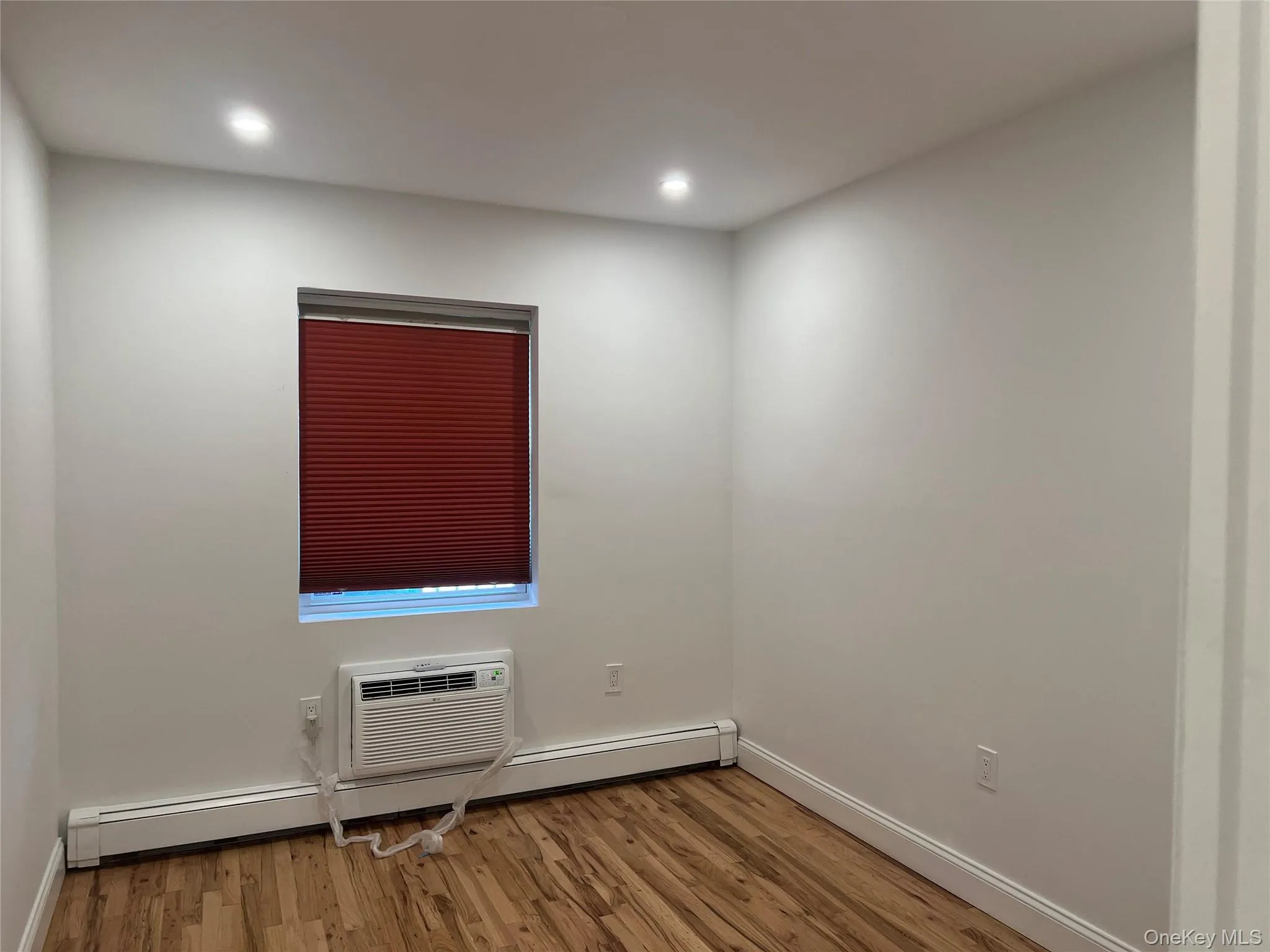 10008 Shore Front Parkway, New York, NY, 2 Bedrooms Bedrooms, 6 Rooms Rooms,2 BathroomsBathrooms,Residential,For Rent,Shore Front,0,909053 10008 Shore Front Parkway, New York, NY, 2 Bedrooms Bedrooms, 6 Rooms Rooms,2 BathroomsBathrooms,Residential,For Rent,Shore Front,0,909053