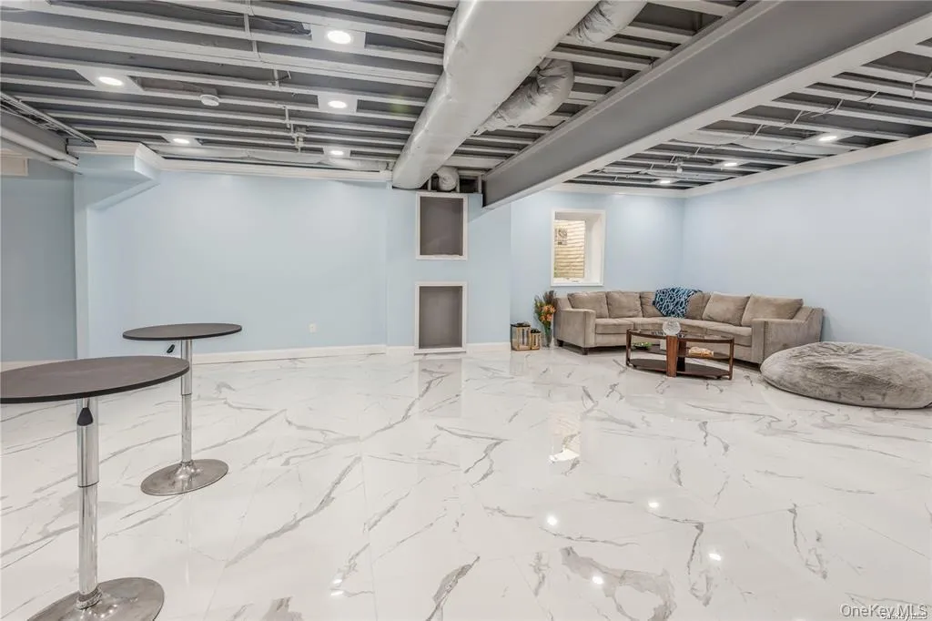 45 Meeting Lane, Oyster Bay, NY, 5 Bedrooms Bedrooms, 11 Rooms Rooms,4 BathroomsBathrooms,Residential,For Rent,Meeting,0,909235 45 Meeting Lane, Oyster Bay, NY, 5 Bedrooms Bedrooms, 11 Rooms Rooms,4 BathroomsBathrooms,Residential,For Rent,Meeting,0,909235
