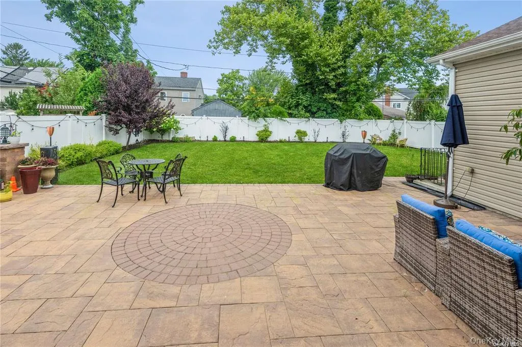 45 Meeting Lane, Oyster Bay, NY, 5 Bedrooms Bedrooms, 11 Rooms Rooms,4 BathroomsBathrooms,Residential,For Rent,Meeting,0,909235 45 Meeting Lane, Oyster Bay, NY, 5 Bedrooms Bedrooms, 11 Rooms Rooms,4 BathroomsBathrooms,Residential,For Rent,Meeting,0,909235