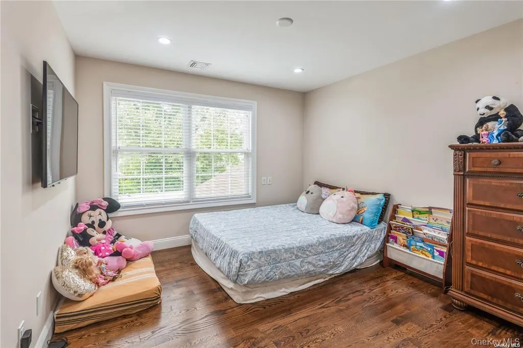 45 Meeting Lane, Oyster Bay, NY, 5 Bedrooms Bedrooms, 11 Rooms Rooms,4 BathroomsBathrooms,Residential,For Rent,Meeting,0,909235 45 Meeting Lane, Oyster Bay, NY, 5 Bedrooms Bedrooms, 11 Rooms Rooms,4 BathroomsBathrooms,Residential,For Rent,Meeting,0,909235
