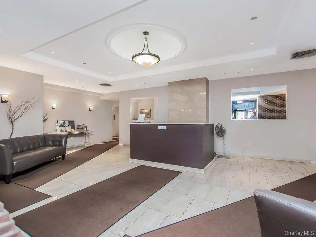24 hr concierge at front desk 24 hr concierge at front desk