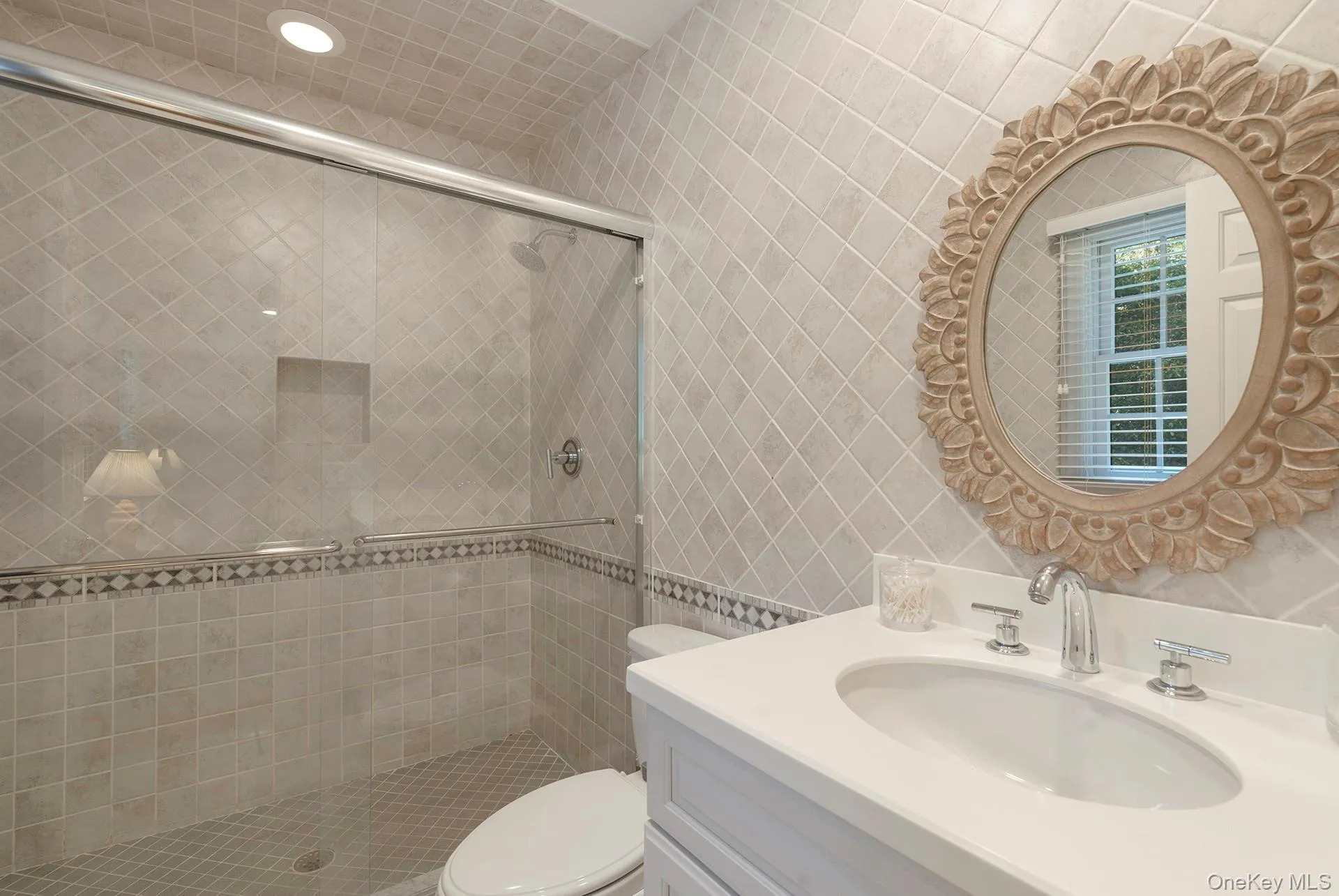 2nd Fl Primary En Suite 2nd Fl Primary En Suite