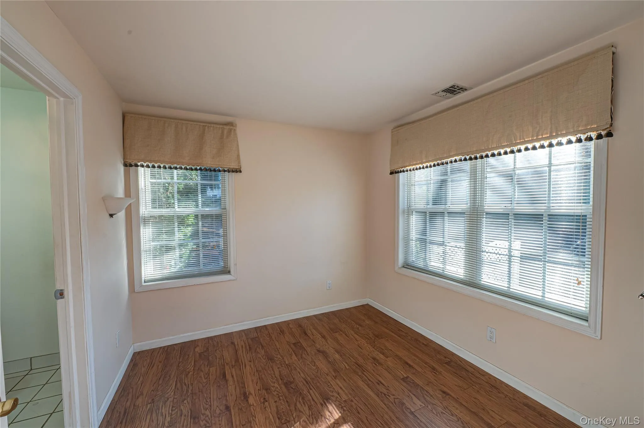 1113 Savoy Drive, Huntington, NY, 2 Bedrooms Bedrooms, 5 Rooms Rooms,2 BathroomsBathrooms,Residential Lease,Idx,Savoy,0,909528 1113 Savoy Drive, Huntington, NY, 2 Bedrooms Bedrooms, 5 Rooms Rooms,2 BathroomsBathrooms,Residential Lease,Idx,Savoy,0,909528