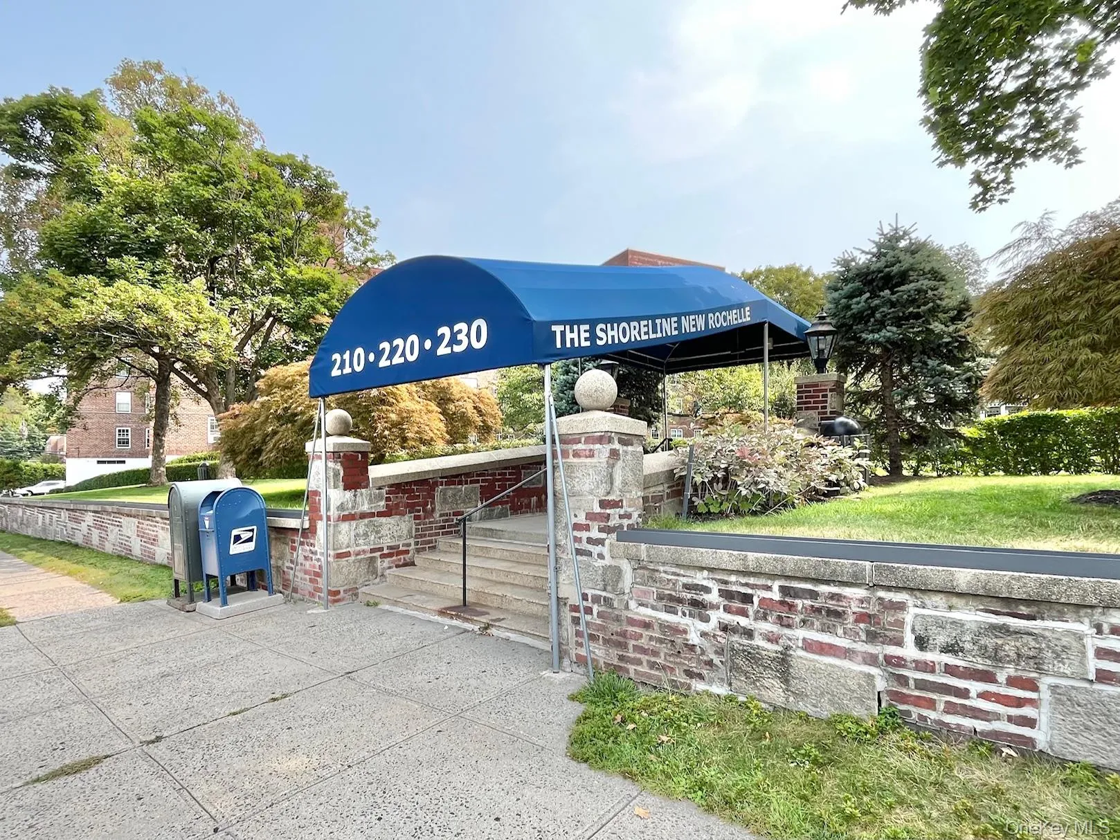 View of home's community featuring a yard View of home's community featuring a yard