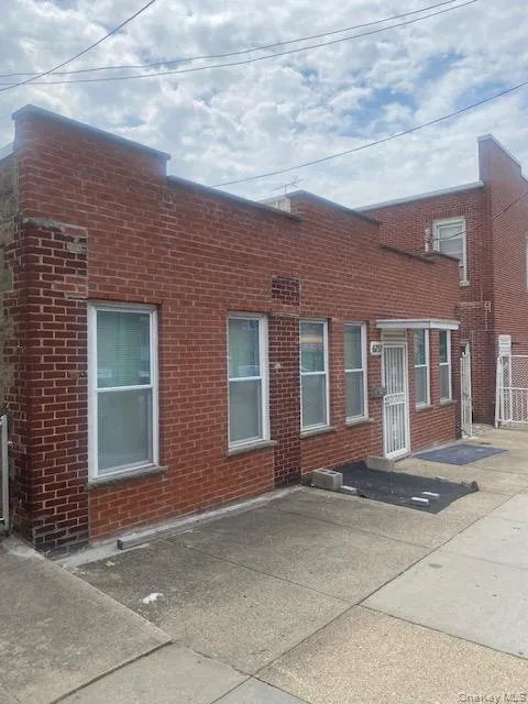 Side of structure from left side view Side of structure from left side view