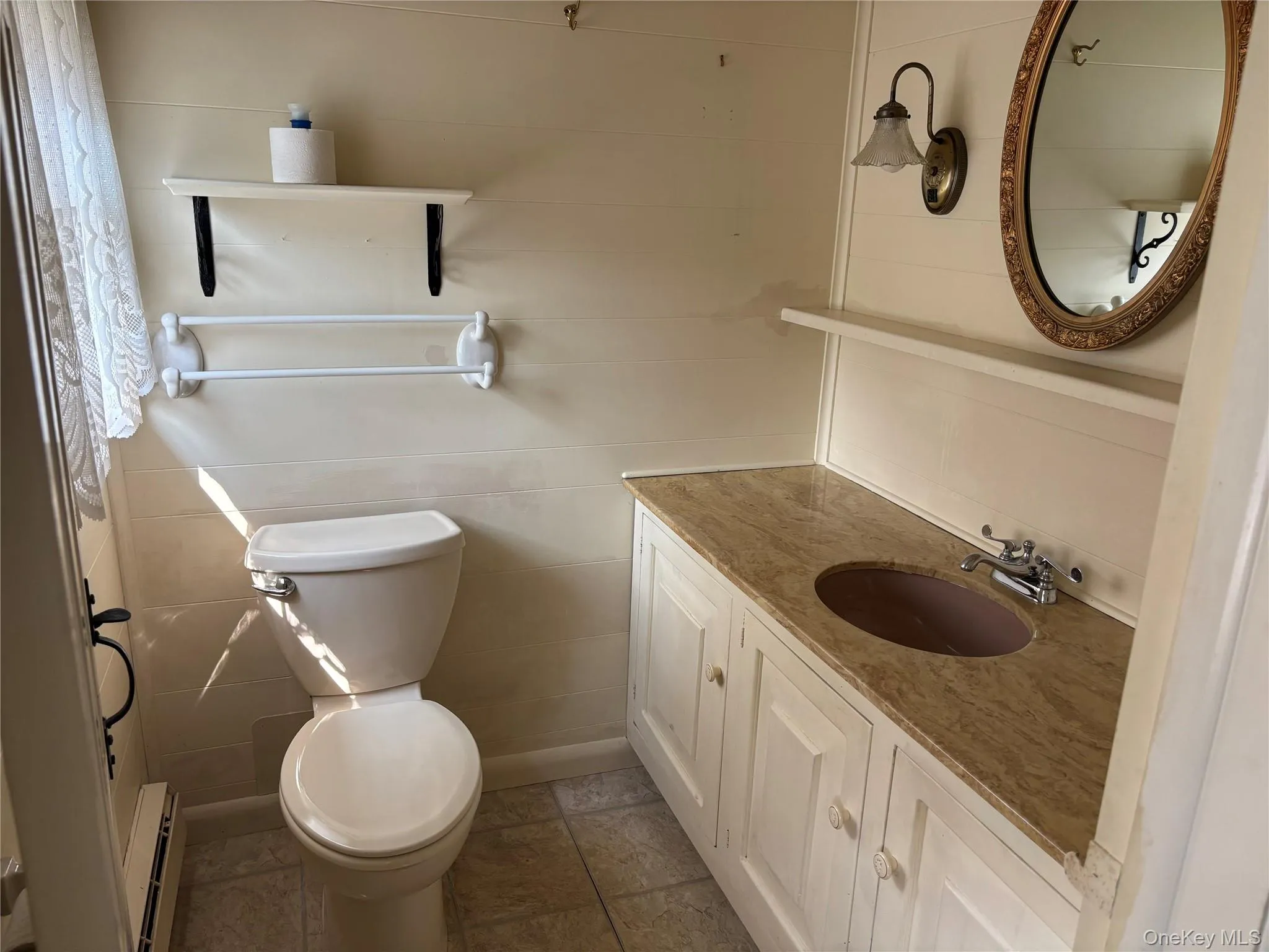 1/2 Bath in Primary Bedroom 1/2 Bath in Primary Bedroom
