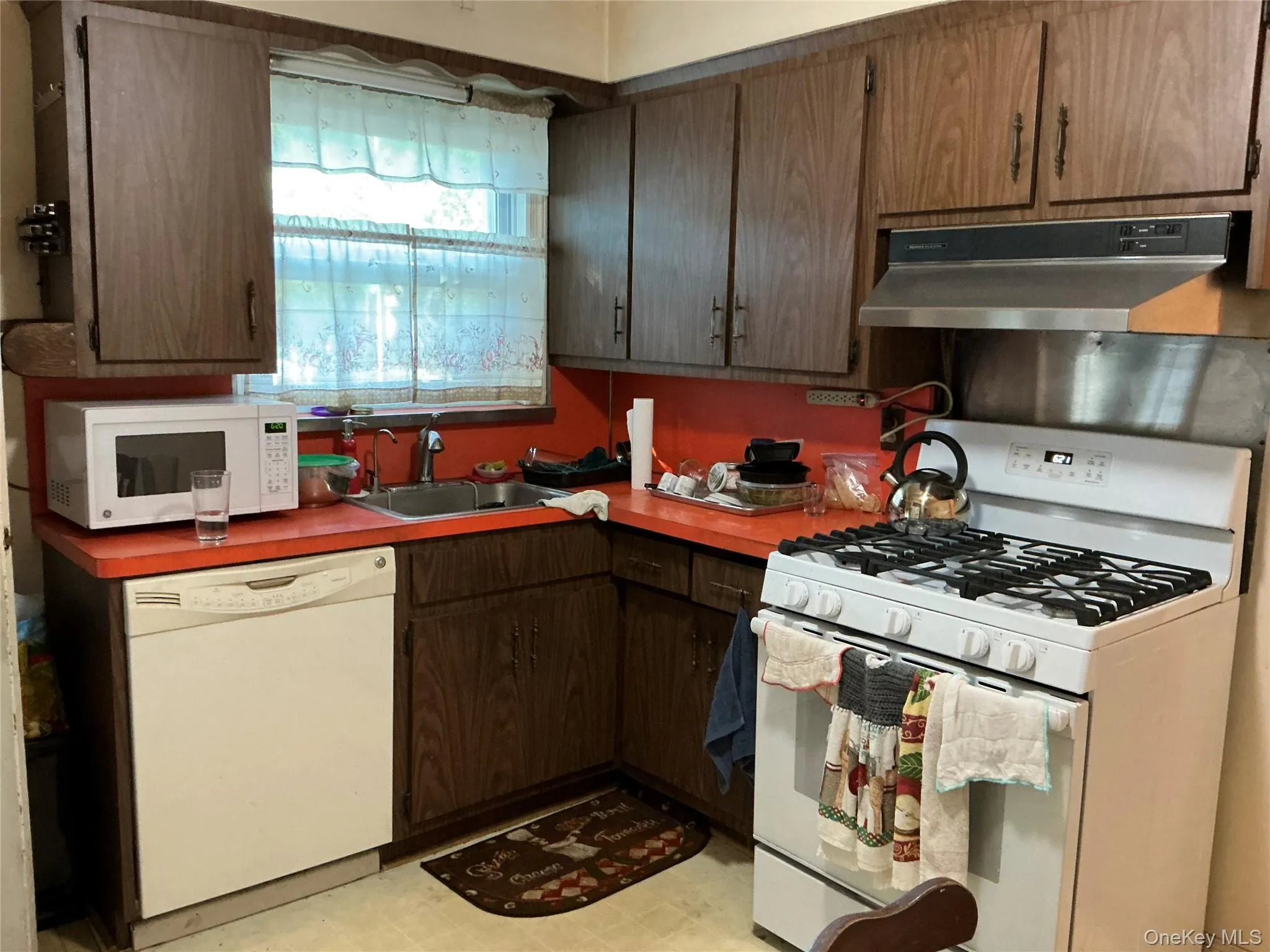 7904 268th Street, New York, NY, 4 Bedrooms Bedrooms, 7 Rooms Rooms,2 BathroomsBathrooms,Residential,For Rent,268th,0,KEY909898 7904 268th Street, New York, NY, 4 Bedrooms Bedrooms, 7 Rooms Rooms,2 BathroomsBathrooms,Residential,For Rent,268th,0,KEY909898