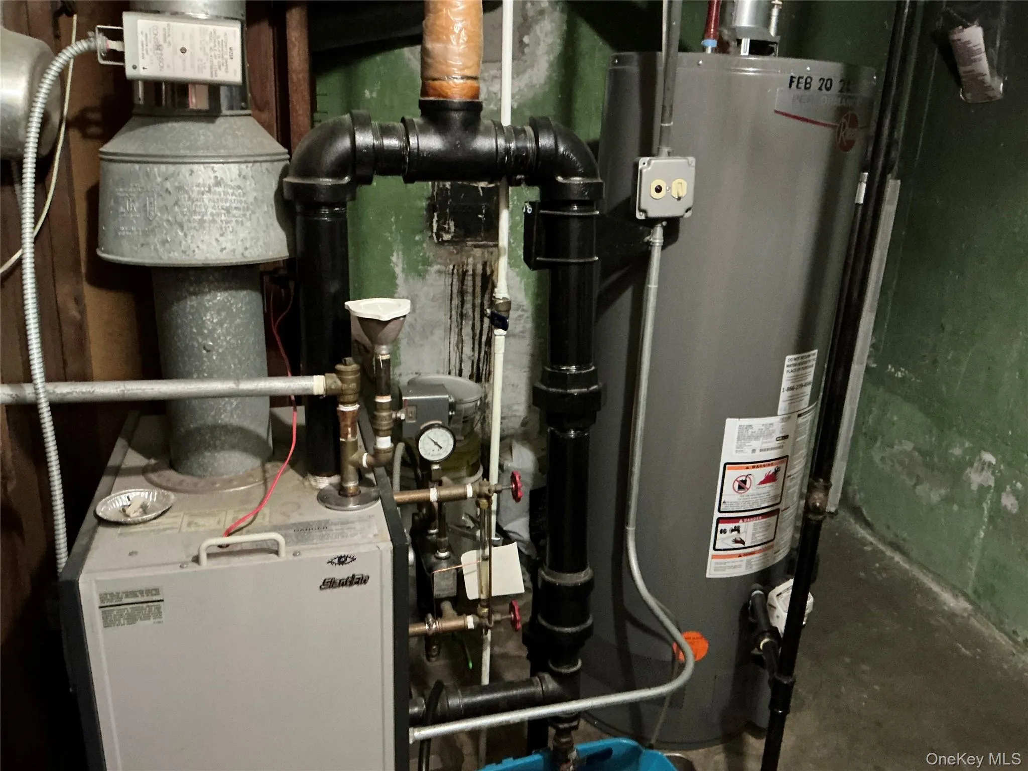 Heating system with Hot water Heater from 2024 Heating system with Hot water Heater from 2024