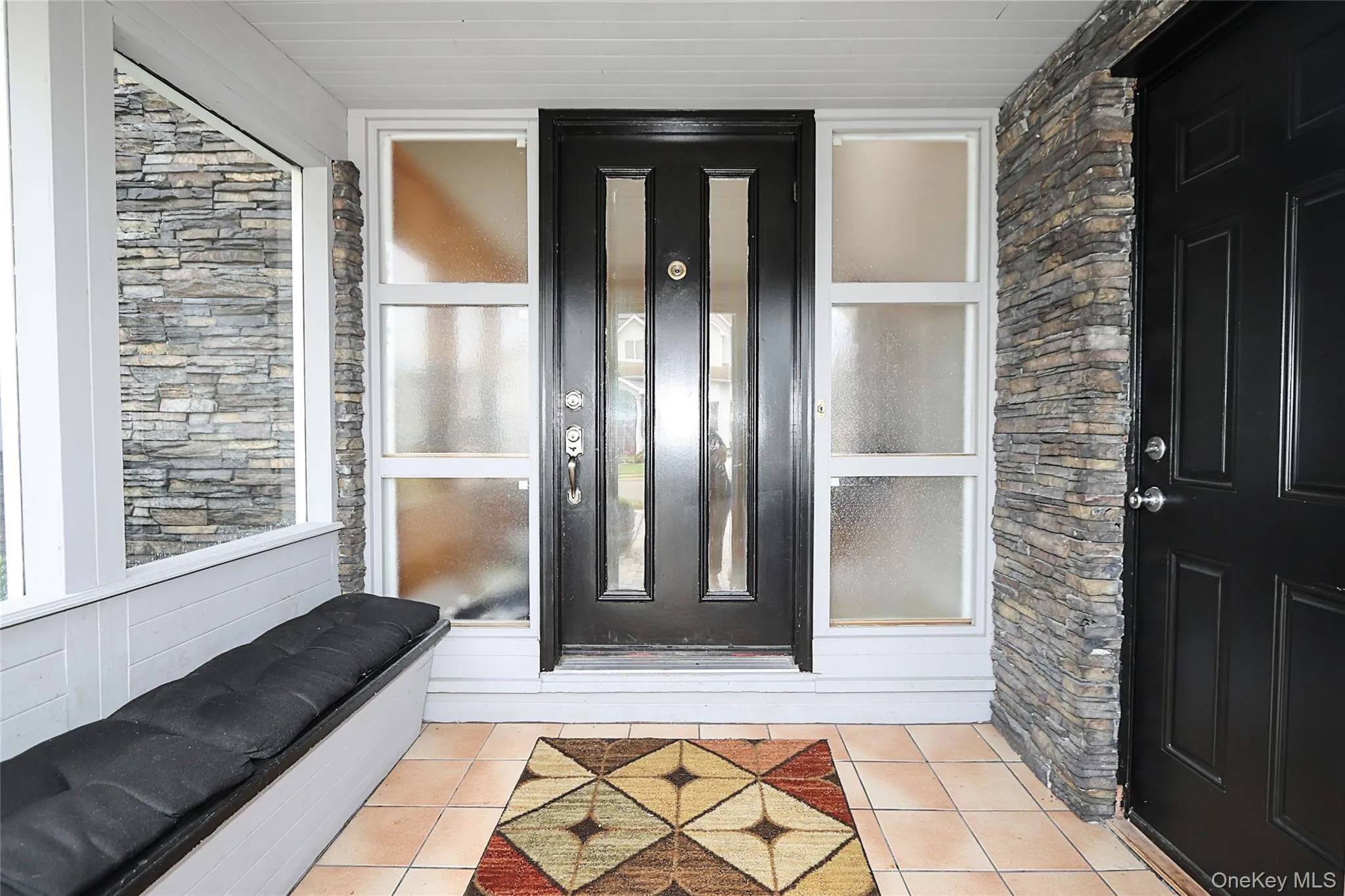 Property entrance/ mudroom Property entrance/ mudroom