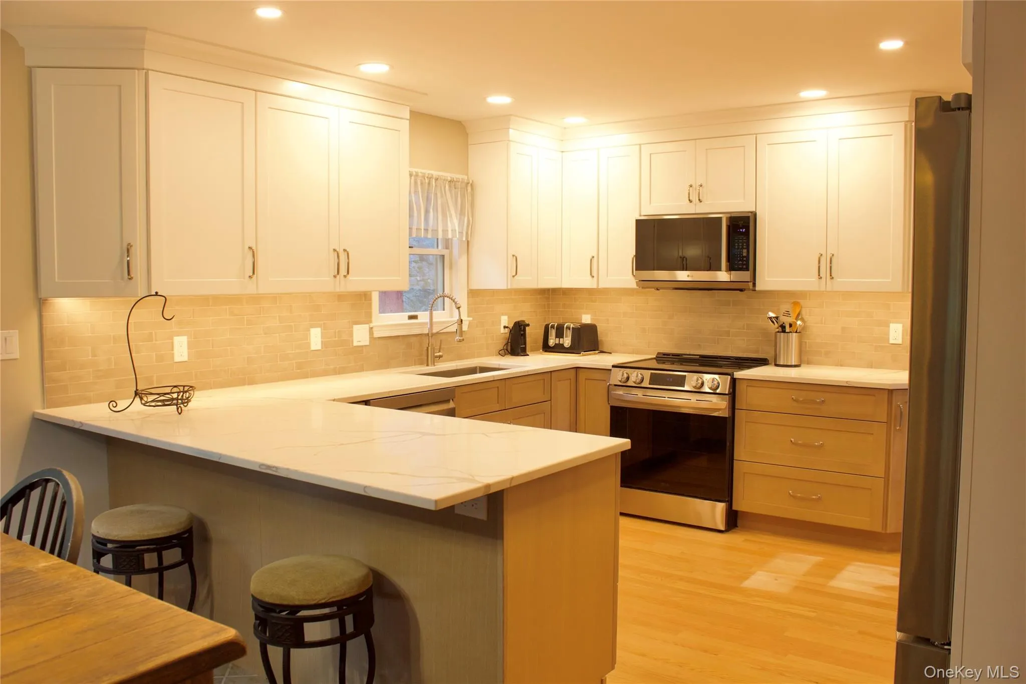 Brand new Kitchen with appliances with stainless steel finishes Brand new Kitchen with appliances with stainless steel finishes