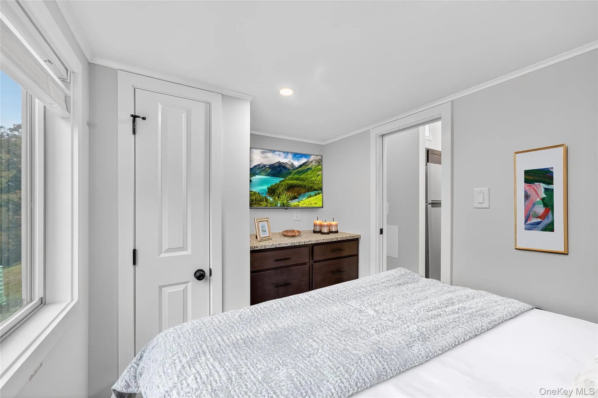 Built in dresser & closet come standard with this model. Built in dresser & closet come standard with this model.