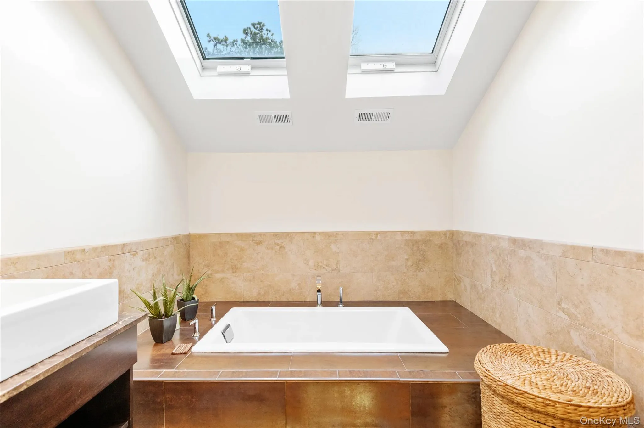 9 The Registry, Southampton, NY, 4 Bedrooms Bedrooms, 9 Rooms Rooms,4 BathroomsBathrooms,Residential Lease,Idx,The Registry,910617 9 The Registry, Southampton, NY, 4 Bedrooms Bedrooms, 9 Rooms Rooms,4 BathroomsBathrooms,Residential Lease,Idx,The Registry,910617