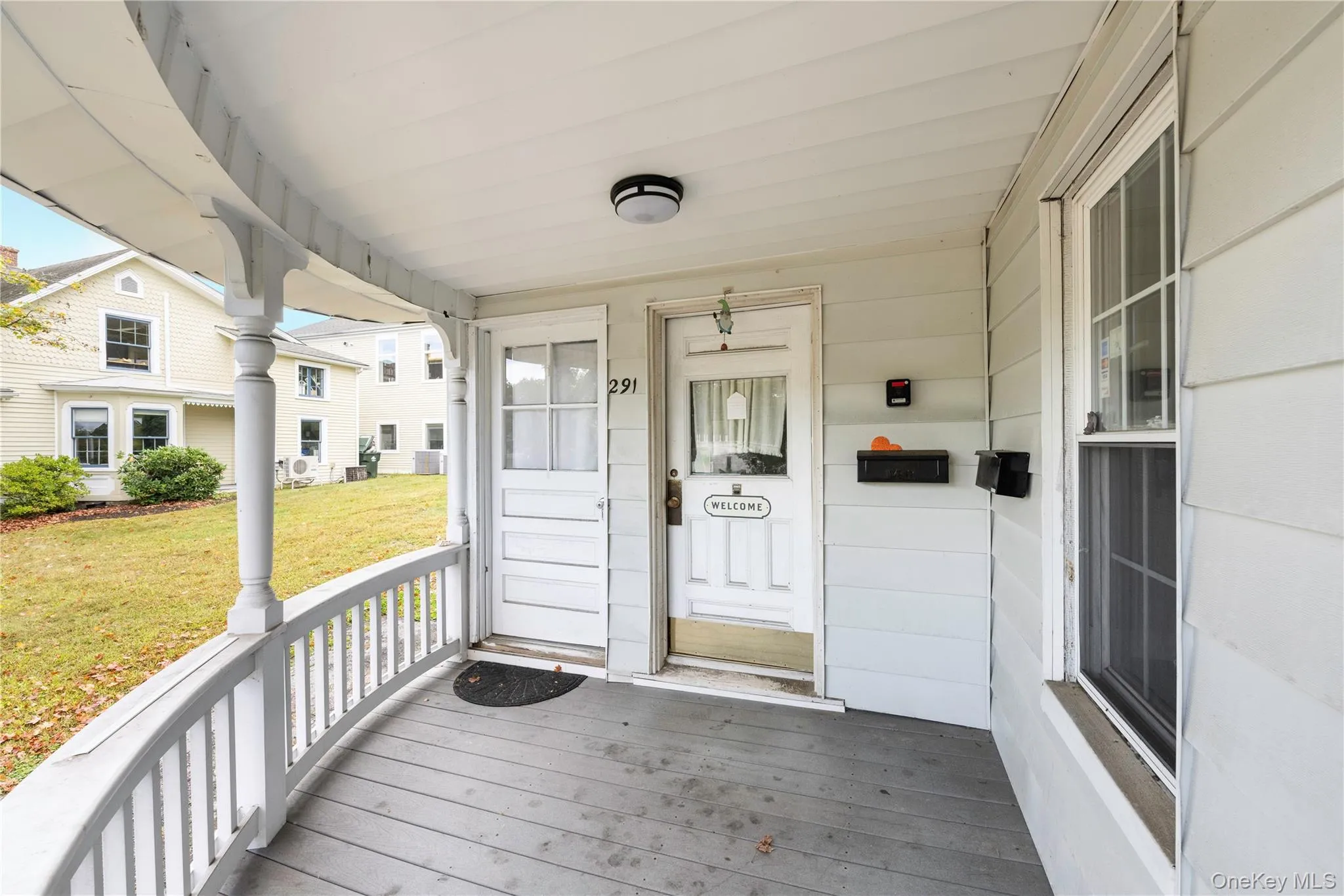 Rental door on the right Rental door on the right