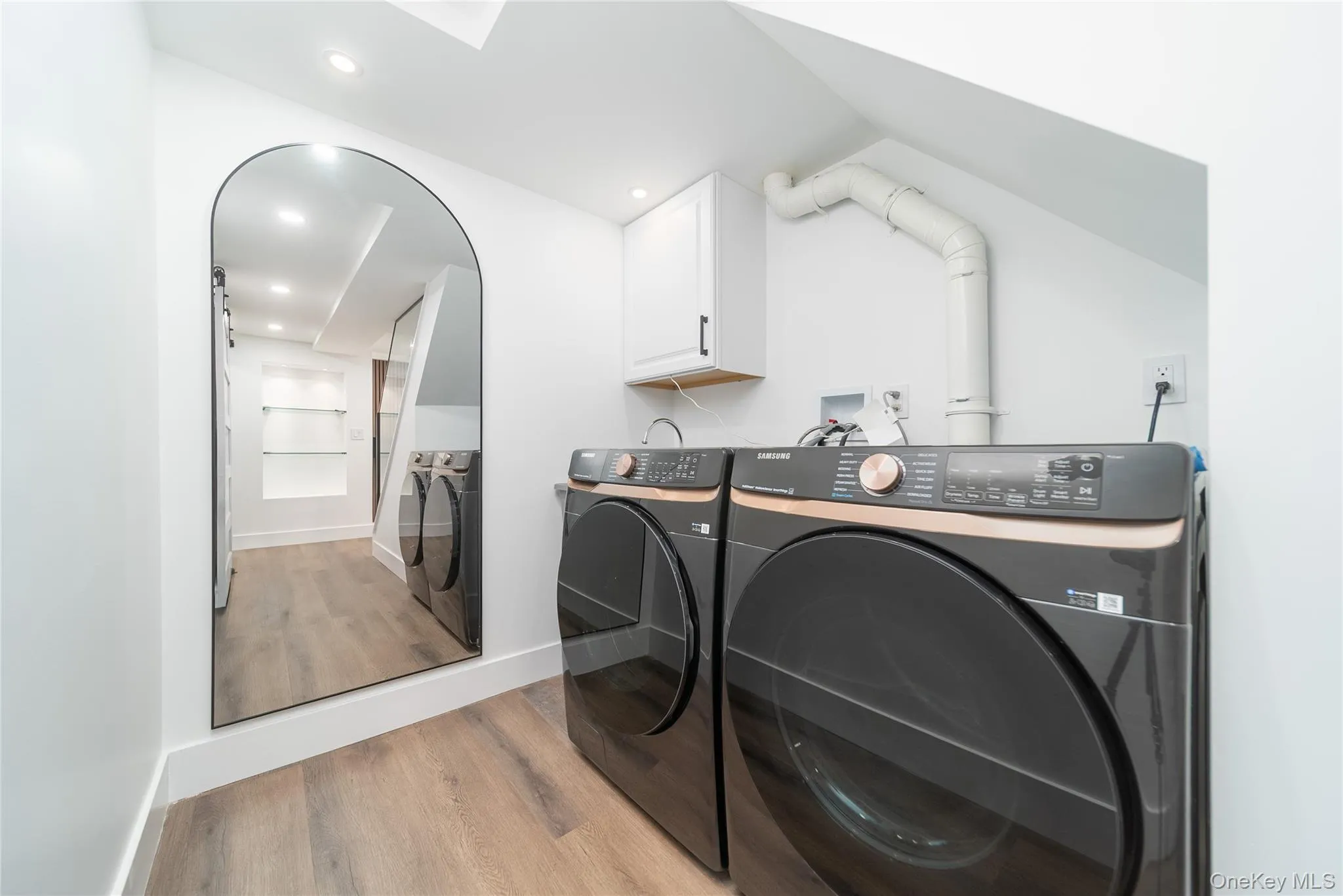 8632 Midland Parkway, New York, NY, 4 Bedrooms Bedrooms, 10 Rooms Rooms,3 BathroomsBathrooms,Residential,For Rent,Midland,0,910967 8632 Midland Parkway, New York, NY, 4 Bedrooms Bedrooms, 10 Rooms Rooms,3 BathroomsBathrooms,Residential,For Rent,Midland,0,910967