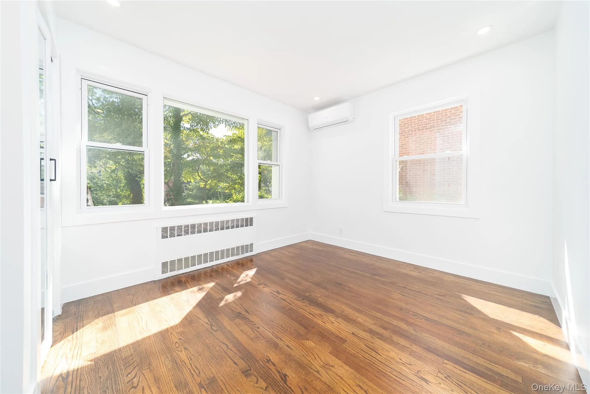 8632 Midland Parkway, New York, NY, 4 Bedrooms Bedrooms, 10 Rooms Rooms,3 BathroomsBathrooms,Residential,For Rent,Midland,0,910967 8632 Midland Parkway, New York, NY, 4 Bedrooms Bedrooms, 10 Rooms Rooms,3 BathroomsBathrooms,Residential,For Rent,Midland,0,910967