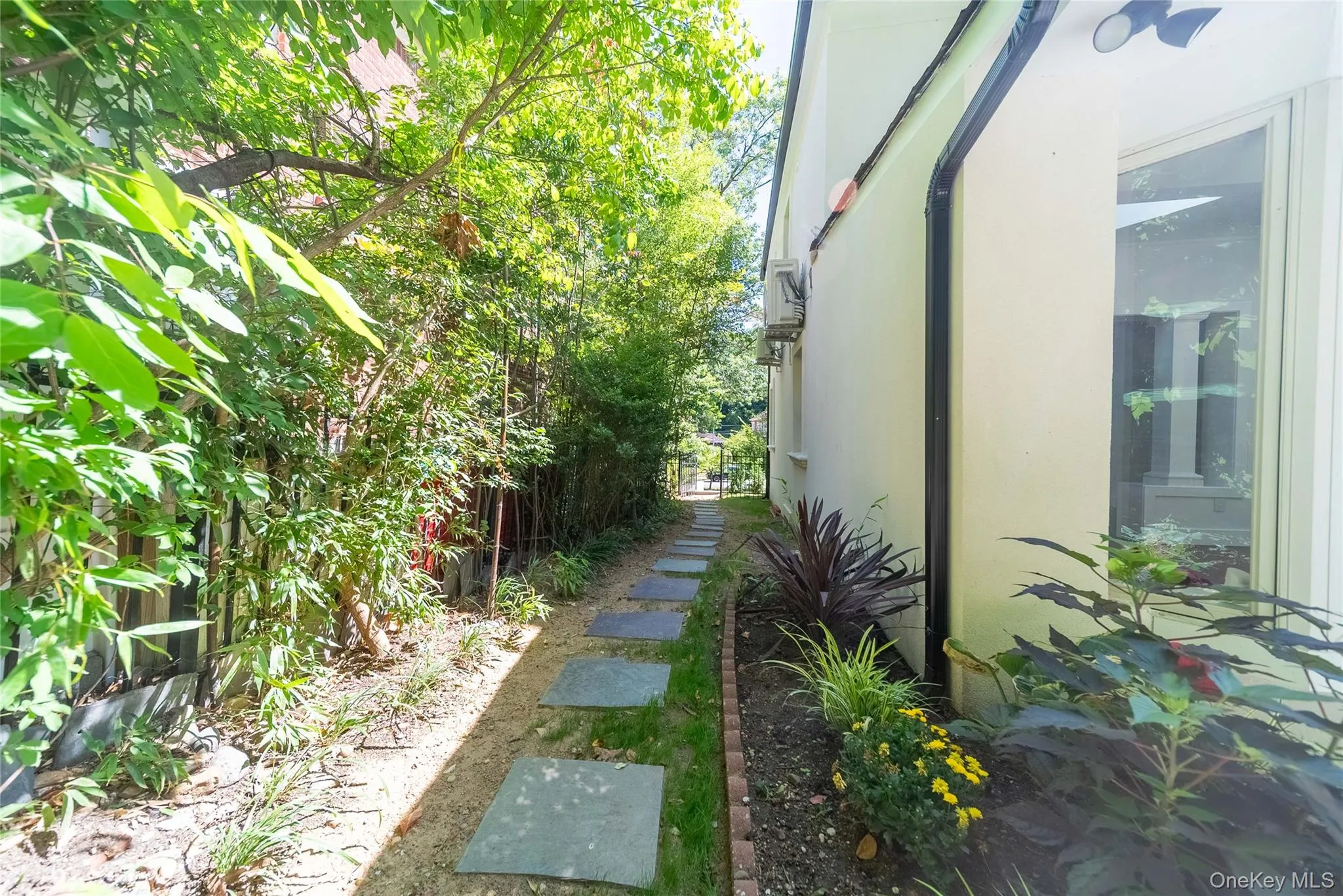 8632 Midland Parkway, New York, NY, 4 Bedrooms Bedrooms, 10 Rooms Rooms,3 BathroomsBathrooms,Residential,For Rent,Midland,0,910967 8632 Midland Parkway, New York, NY, 4 Bedrooms Bedrooms, 10 Rooms Rooms,3 BathroomsBathrooms,Residential,For Rent,Midland,0,910967