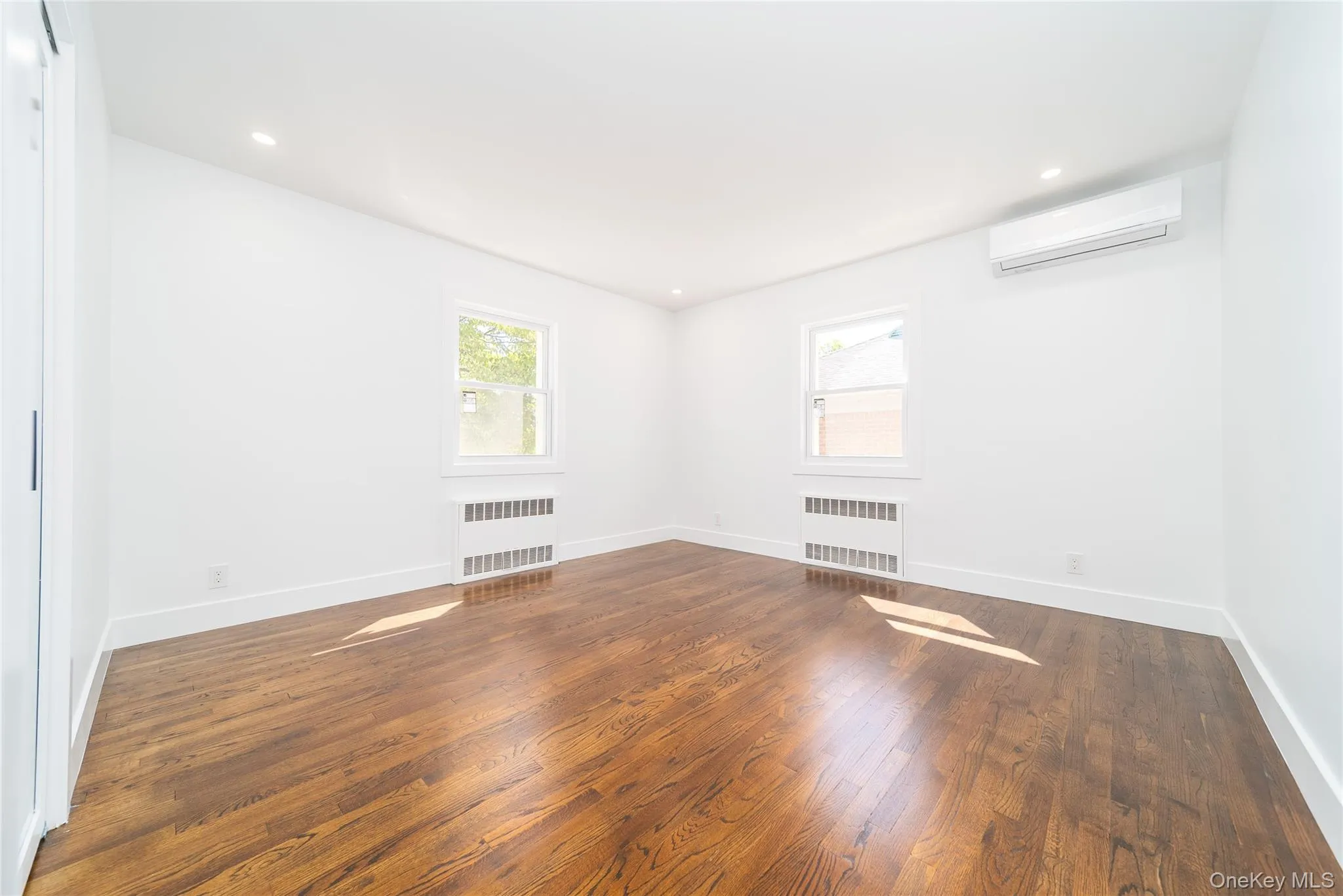 8632 Midland Parkway, New York, NY, 4 Bedrooms Bedrooms, 10 Rooms Rooms,3 BathroomsBathrooms,Residential,For Rent,Midland,0,910967 8632 Midland Parkway, New York, NY, 4 Bedrooms Bedrooms, 10 Rooms Rooms,3 BathroomsBathrooms,Residential,For Rent,Midland,0,910967