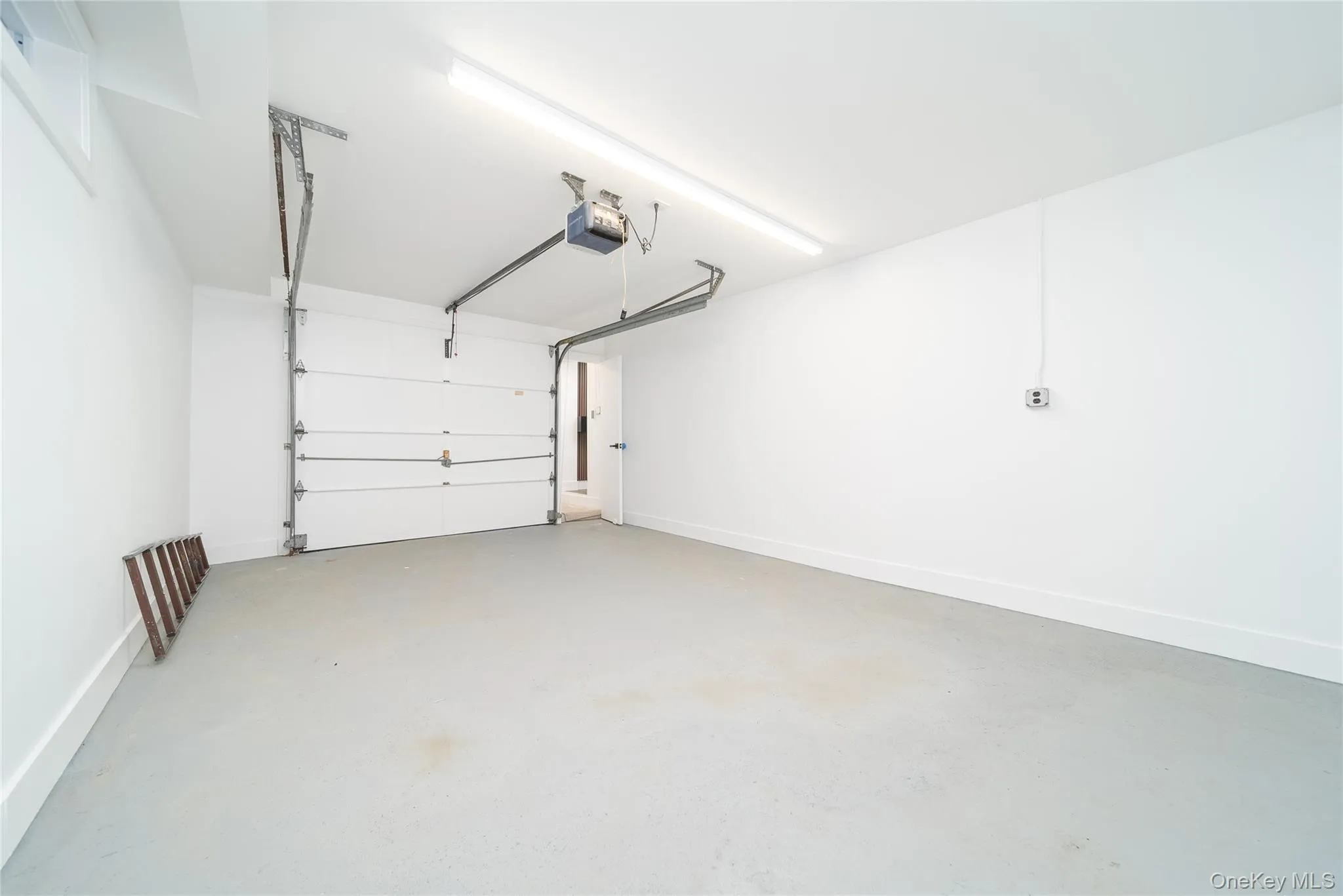 8632 Midland Parkway, New York, NY, 4 Bedrooms Bedrooms, 10 Rooms Rooms,3 BathroomsBathrooms,Residential,For Rent,Midland,0,910967 8632 Midland Parkway, New York, NY, 4 Bedrooms Bedrooms, 10 Rooms Rooms,3 BathroomsBathrooms,Residential,For Rent,Midland,0,910967