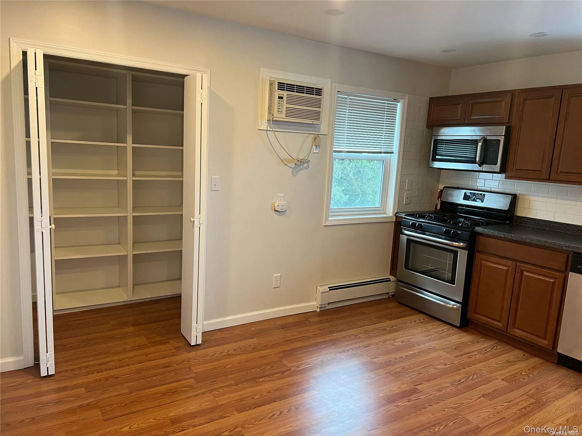 77 Andrew Street, North Hempstead, NY, 2 Bedrooms Bedrooms, 4 Rooms Rooms,1 BathroomBathrooms,Residential Lease,Idx,Andrew,0,911312 77 Andrew Street, North Hempstead, NY, 2 Bedrooms Bedrooms, 4 Rooms Rooms,1 BathroomBathrooms,Residential Lease,Idx,Andrew,0,911312