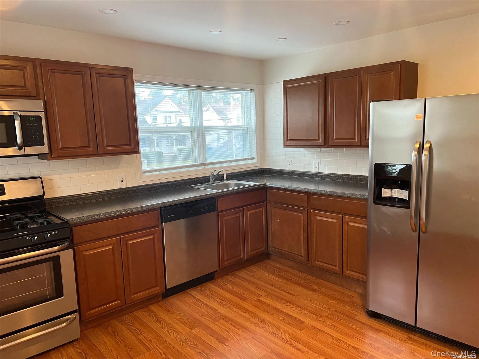 77 Andrew Street, North Hempstead, NY, 2 Bedrooms Bedrooms, 4 Rooms Rooms,1 BathroomBathrooms,Residential Lease,Idx,Andrew,0,911312 77 Andrew Street, North Hempstead, NY, 2 Bedrooms Bedrooms, 4 Rooms Rooms,1 BathroomBathrooms,Residential Lease,Idx,Andrew,0,911312