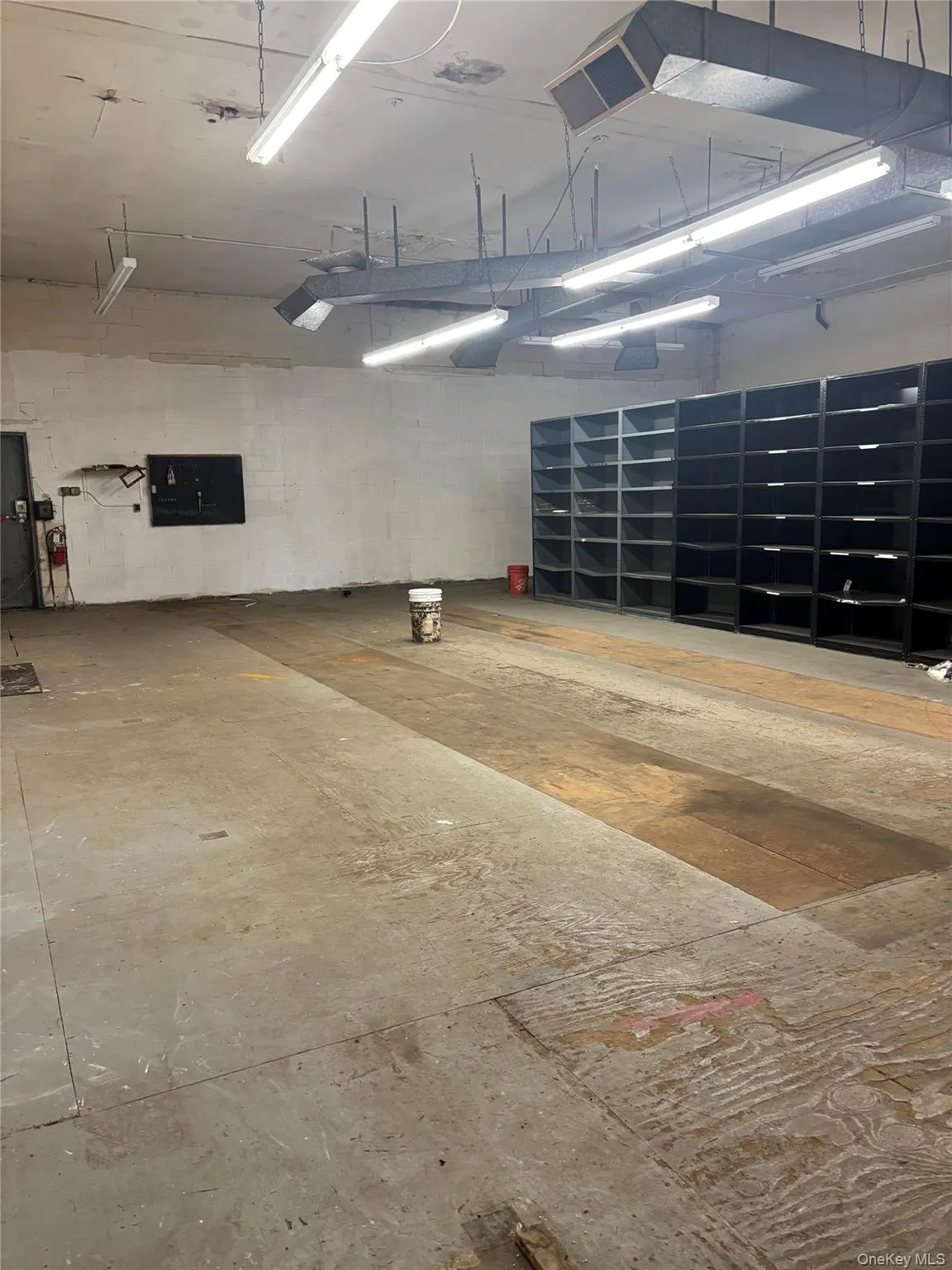 Garage with concrete block wall Garage with concrete block wall