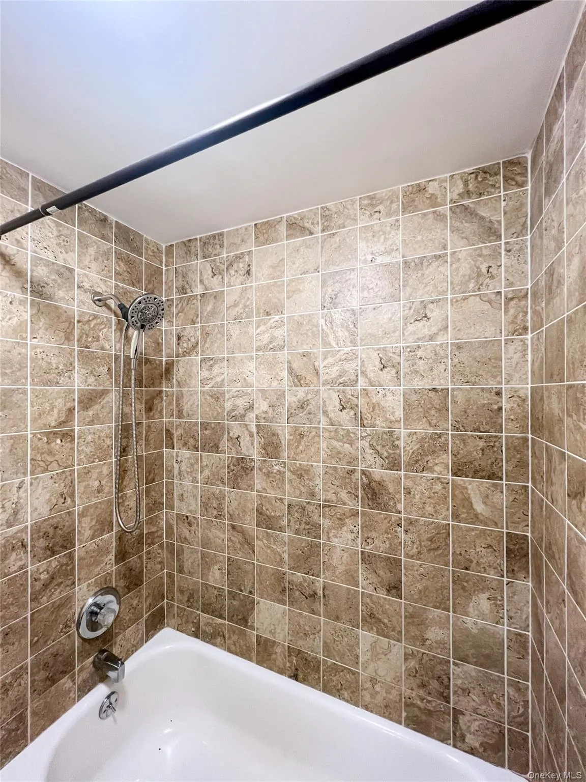 Shower/Tub Combo Shower/Tub Combo