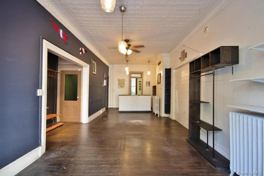 Front Room / Retail Space Front Room / Retail Space