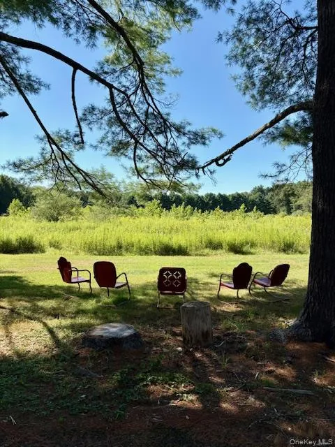 Favorite relaxing place with privacy facing field acreage. Favorite relaxing place with privacy facing field acreage.