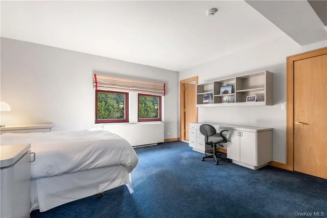 Bedroom 3 with en suite bath Bedroom 3 with en suite bath