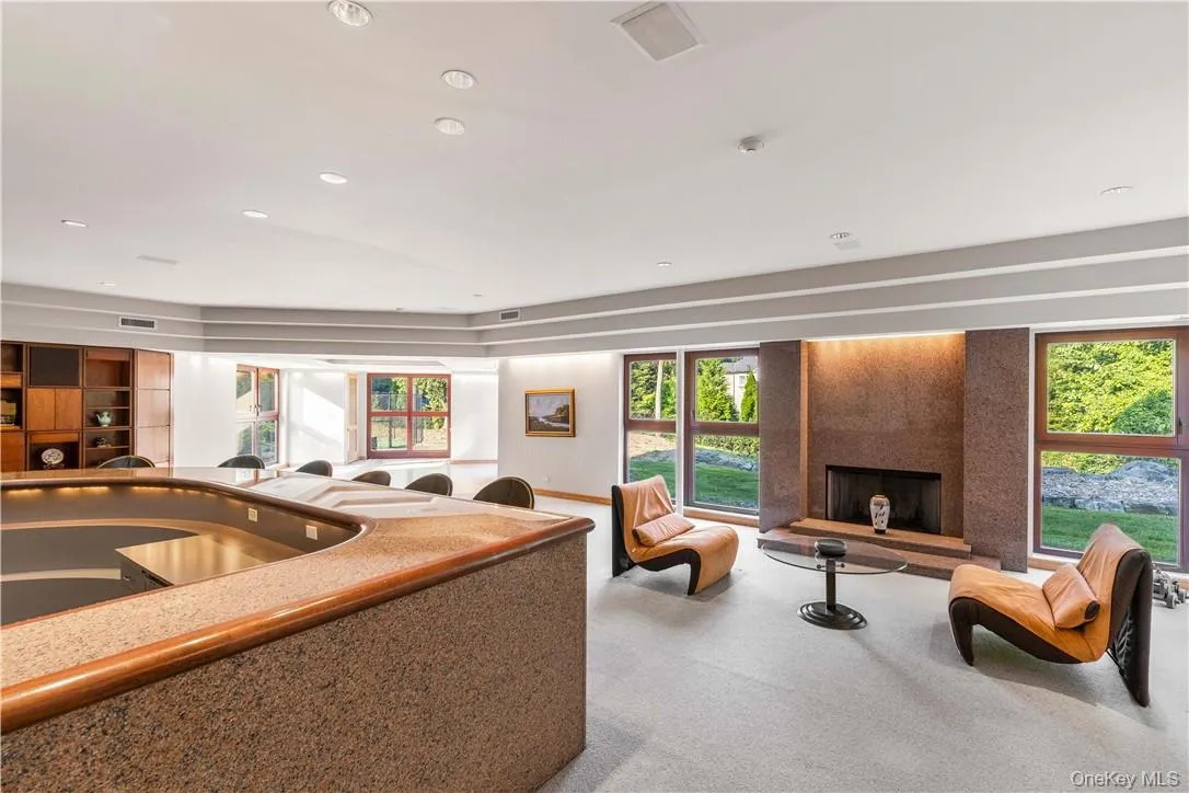 wet bar, , fireplace, wet bar, , fireplace,