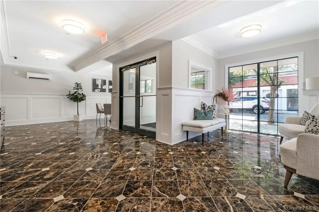 NEWLY RENOVATED LOBBY! NEWLY RENOVATED LOBBY!