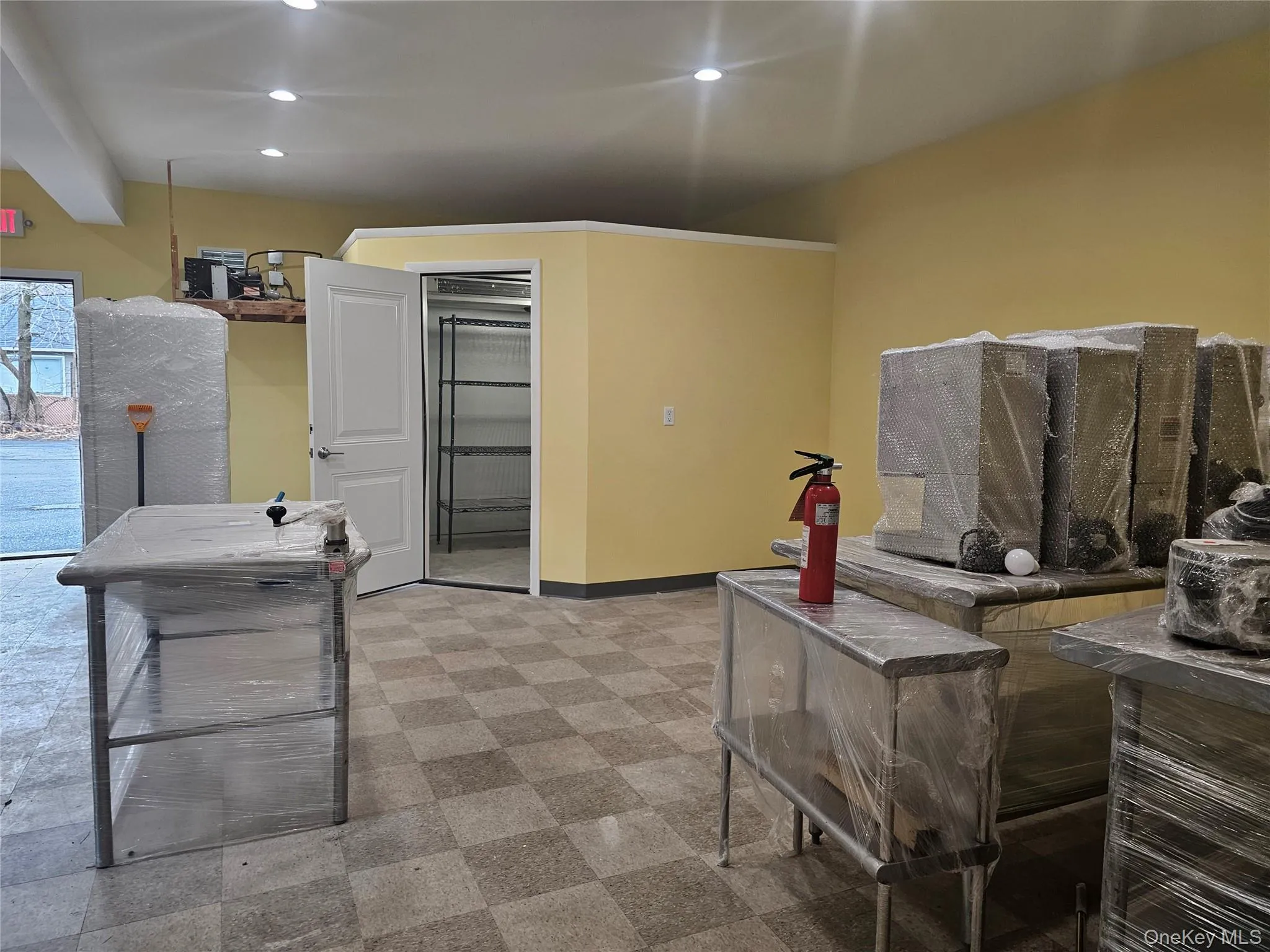 Miscellaneous room with recessed lighting and baseboards Miscellaneous room with recessed lighting and baseboards