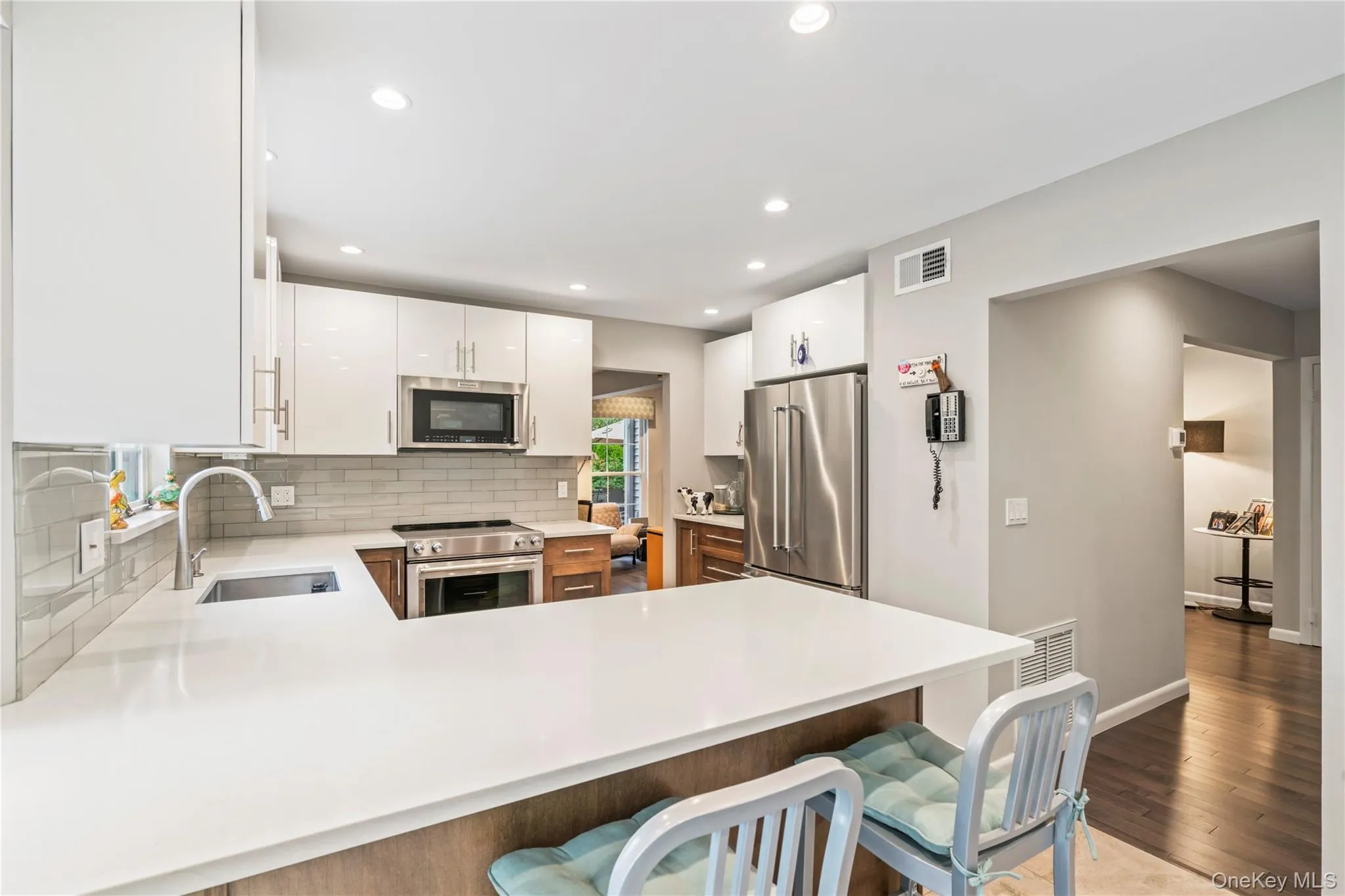 154 Hidden Ridge Drive, Oyster Bay, NY, 3 Bedrooms Bedrooms, 7 Rooms Rooms,2 BathroomsBathrooms,Residential,For Rent,Hidden Ridge,0,911695 154 Hidden Ridge Drive, Oyster Bay, NY, 3 Bedrooms Bedrooms, 7 Rooms Rooms,2 BathroomsBathrooms,Residential,For Rent,Hidden Ridge,0,911695
