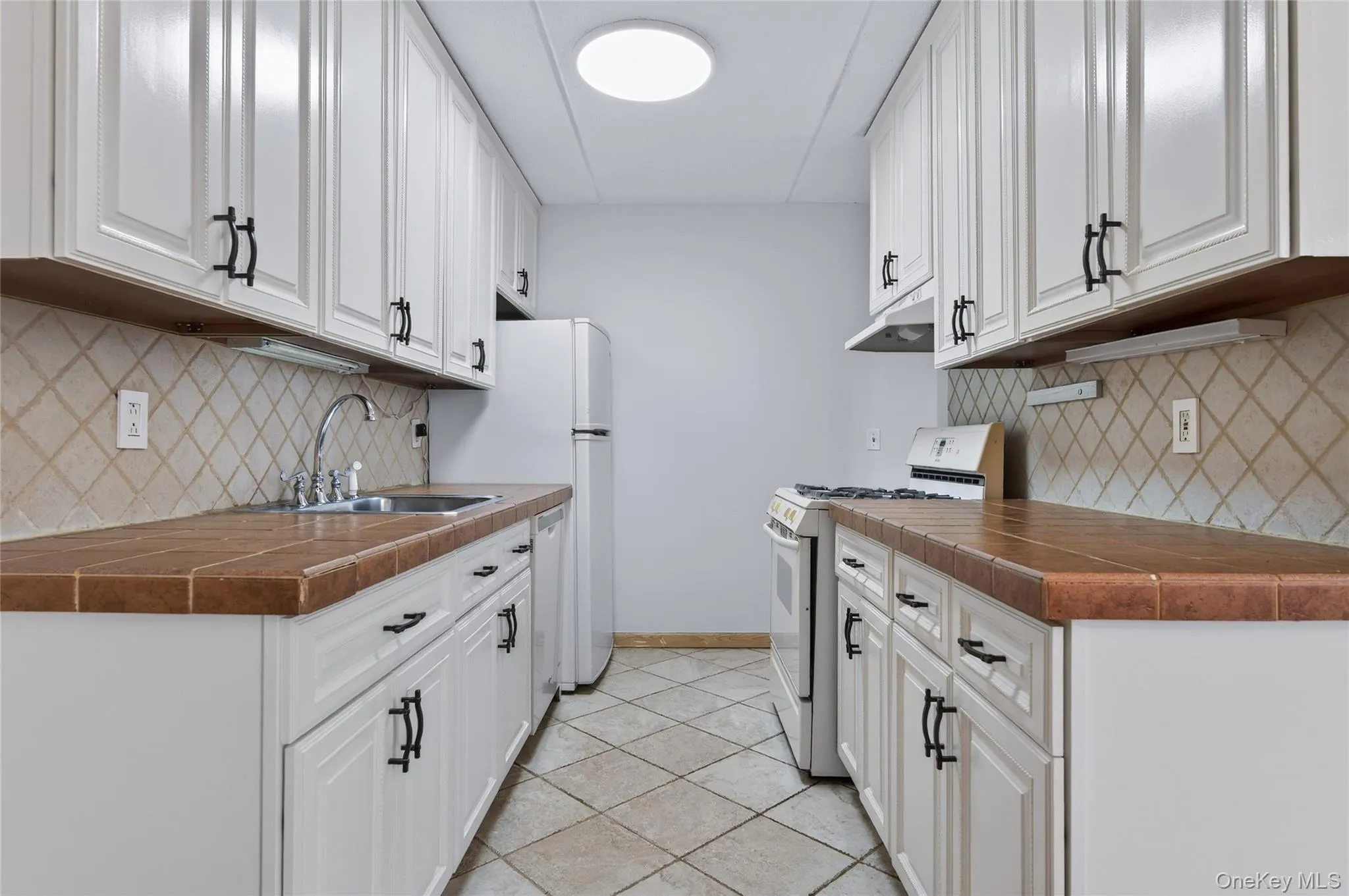 135 Post Avenue, North Hempstead, NY, 1 Bedroom Bedrooms, 4 Rooms Rooms,1 BathroomBathrooms,Residential Lease,For Rent,Post,0,911712 135 Post Avenue, North Hempstead, NY, 1 Bedroom Bedrooms, 4 Rooms Rooms,1 BathroomBathrooms,Residential Lease,For Rent,Post,0,911712