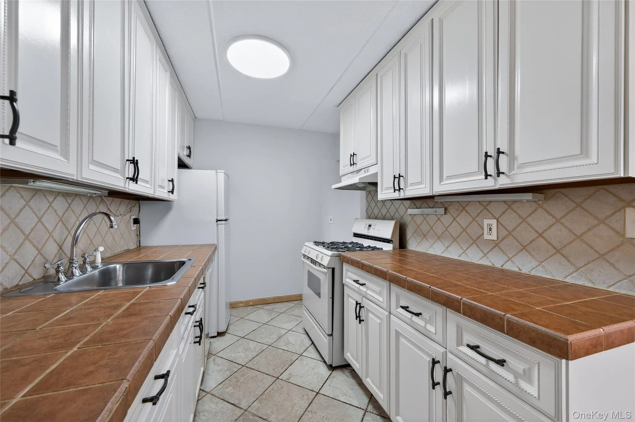 135 Post Avenue, North Hempstead, NY, 1 Bedroom Bedrooms, 4 Rooms Rooms,1 BathroomBathrooms,Residential Lease,For Rent,Post,0,911712 135 Post Avenue, North Hempstead, NY, 1 Bedroom Bedrooms, 4 Rooms Rooms,1 BathroomBathrooms,Residential Lease,For Rent,Post,0,911712