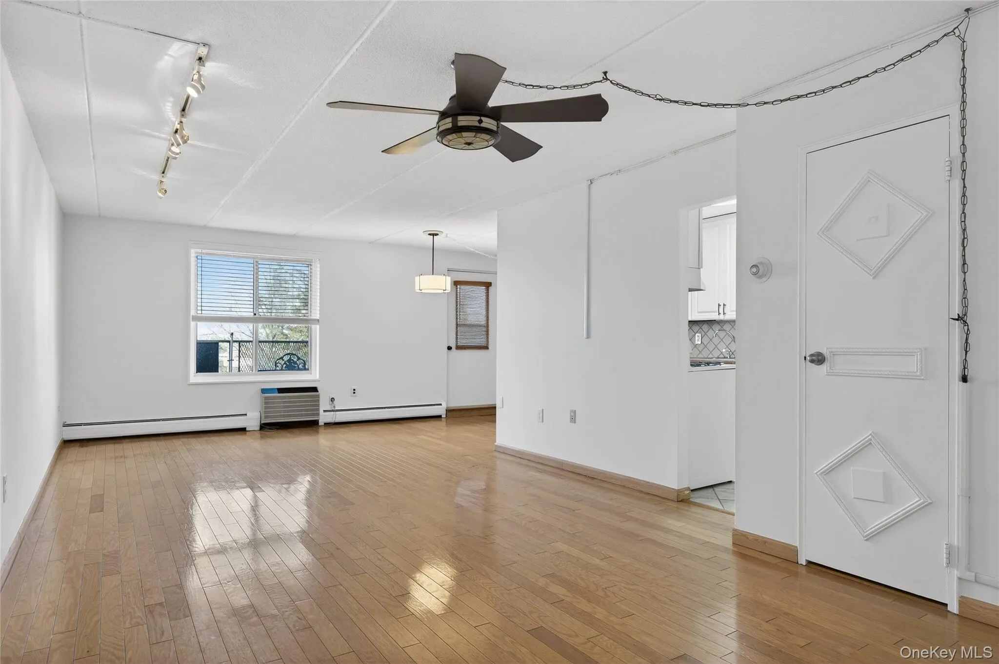 135 Post Avenue, North Hempstead, NY, 1 Bedroom Bedrooms, 4 Rooms Rooms,1 BathroomBathrooms,Residential Lease,For Rent,Post,0,911712 135 Post Avenue, North Hempstead, NY, 1 Bedroom Bedrooms, 4 Rooms Rooms,1 BathroomBathrooms,Residential Lease,For Rent,Post,0,911712
