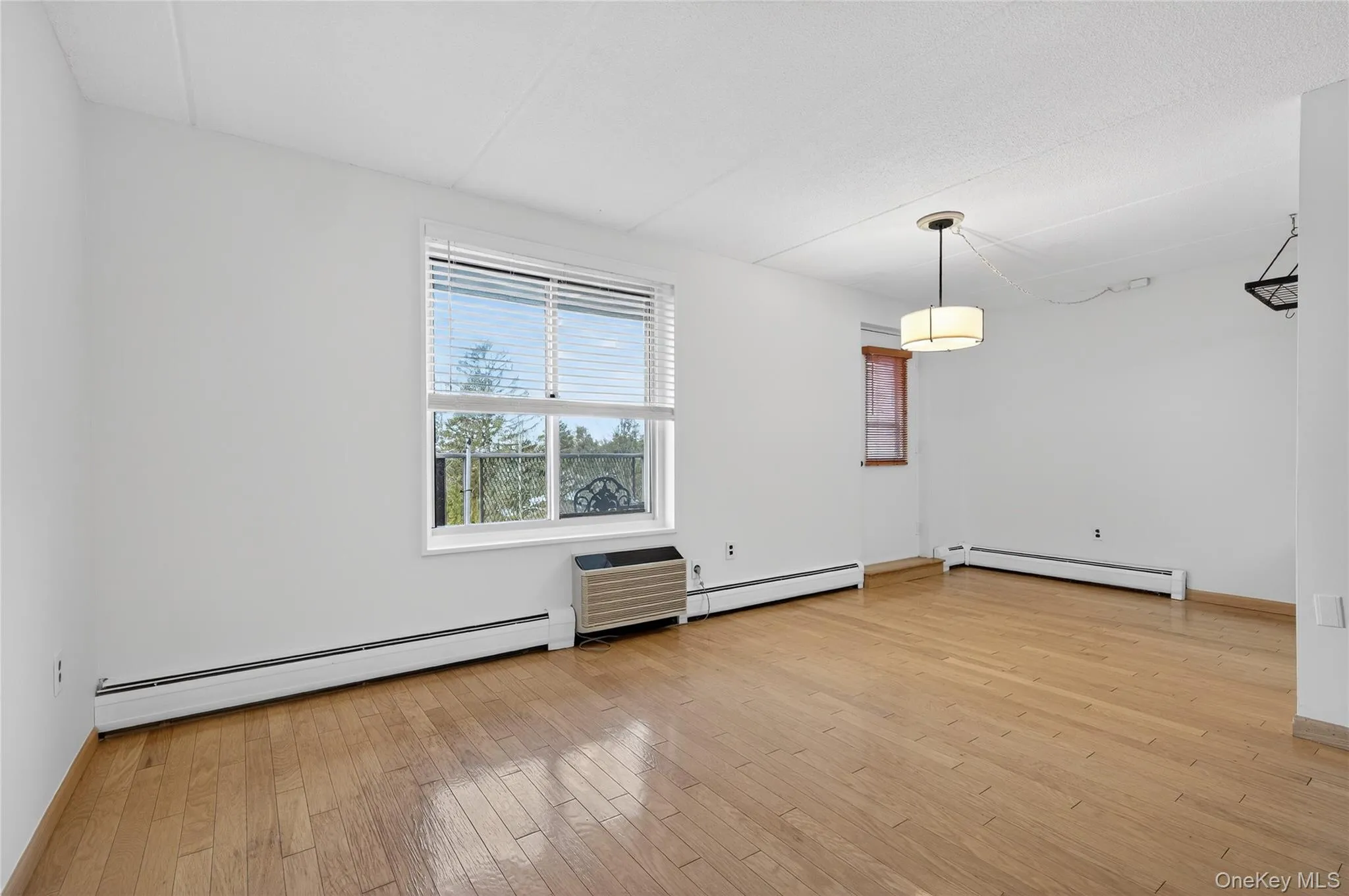 135 Post Avenue, North Hempstead, NY, 1 Bedroom Bedrooms, 4 Rooms Rooms,1 BathroomBathrooms,Residential Lease,For Rent,Post,0,911712 135 Post Avenue, North Hempstead, NY, 1 Bedroom Bedrooms, 4 Rooms Rooms,1 BathroomBathrooms,Residential Lease,For Rent,Post,0,911712