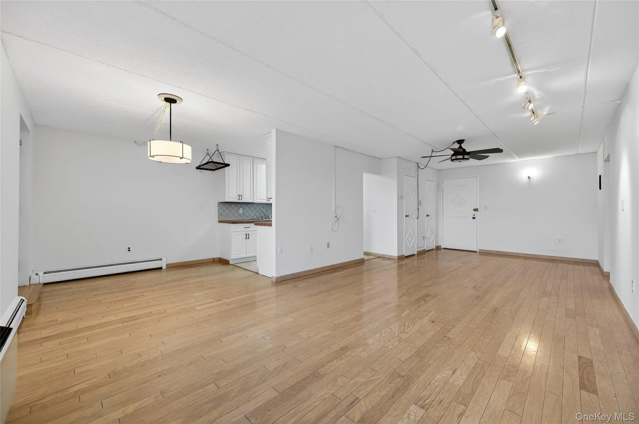 135 Post Avenue, North Hempstead, NY, 1 Bedroom Bedrooms, 4 Rooms Rooms,1 BathroomBathrooms,Residential Lease,For Rent,Post,0,911712 135 Post Avenue, North Hempstead, NY, 1 Bedroom Bedrooms, 4 Rooms Rooms,1 BathroomBathrooms,Residential Lease,For Rent,Post,0,911712