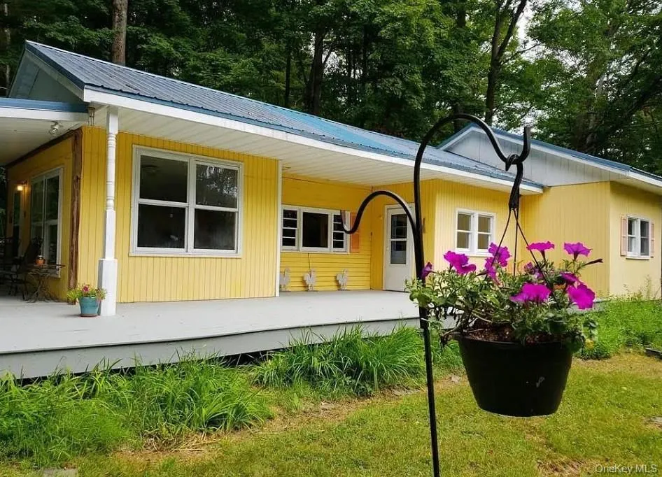 16 Illing Drive, Fallsburg, NY, 2 Bedrooms Bedrooms, 5 Rooms Rooms,1 BathroomBathrooms,Residential,For Rent,Illing,0,911976 16 Illing Drive, Fallsburg, NY, 2 Bedrooms Bedrooms, 5 Rooms Rooms,1 BathroomBathrooms,Residential,For Rent,Illing,0,911976