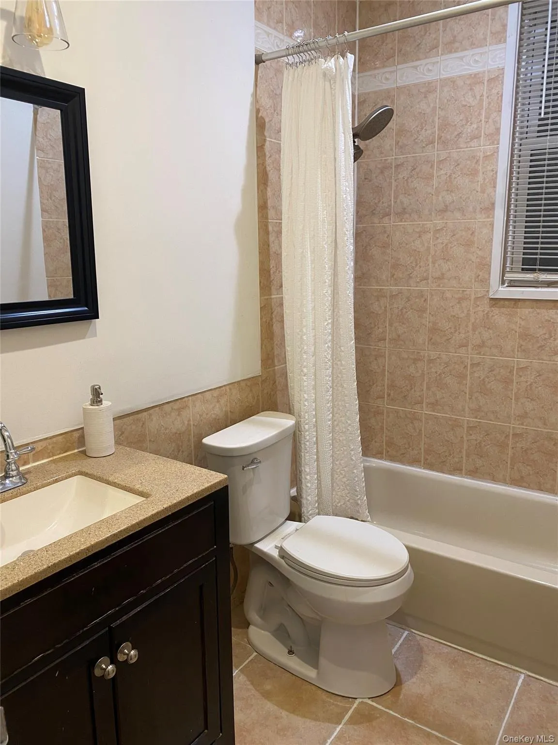 bathroom bathroom