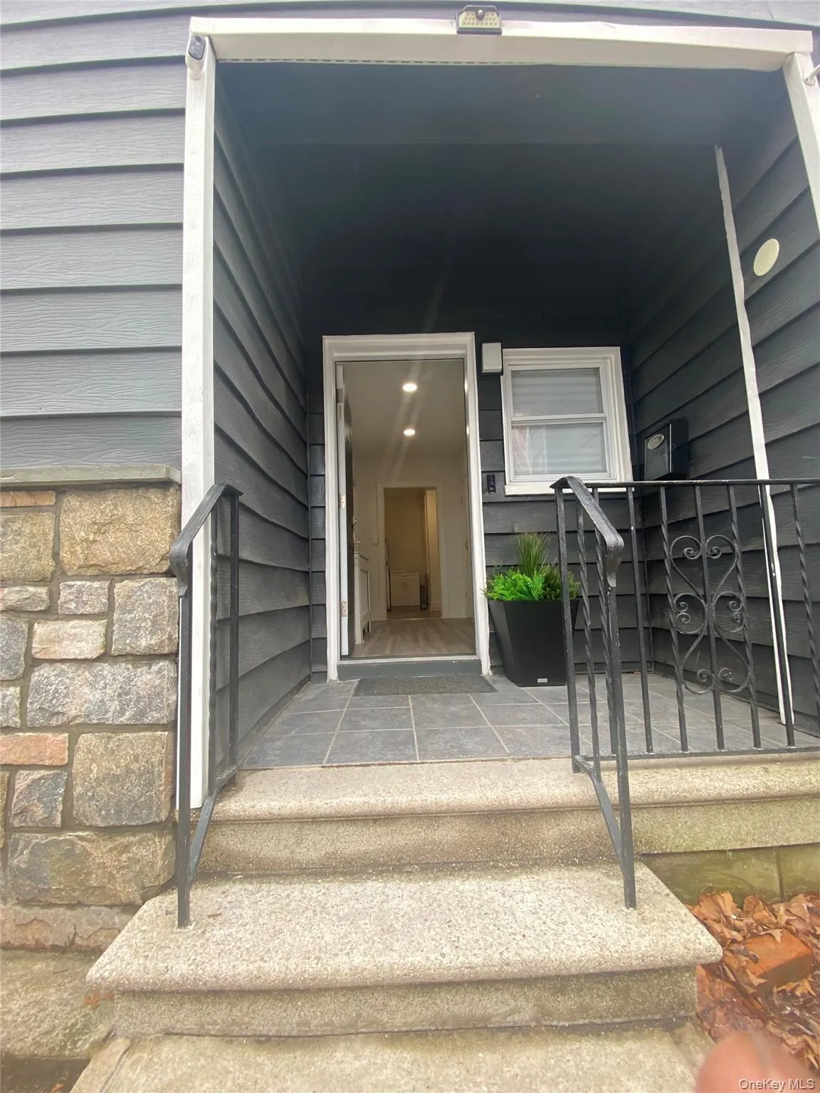 4331 Murdock Avenue, New York, NY, 3 Bedrooms Bedrooms, 5 Rooms Rooms,1 BathroomBathrooms,Residential,For Rent,Murdock,0,KEY912020 4331 Murdock Avenue, New York, NY, 3 Bedrooms Bedrooms, 5 Rooms Rooms,1 BathroomBathrooms,Residential,For Rent,Murdock,0,KEY912020